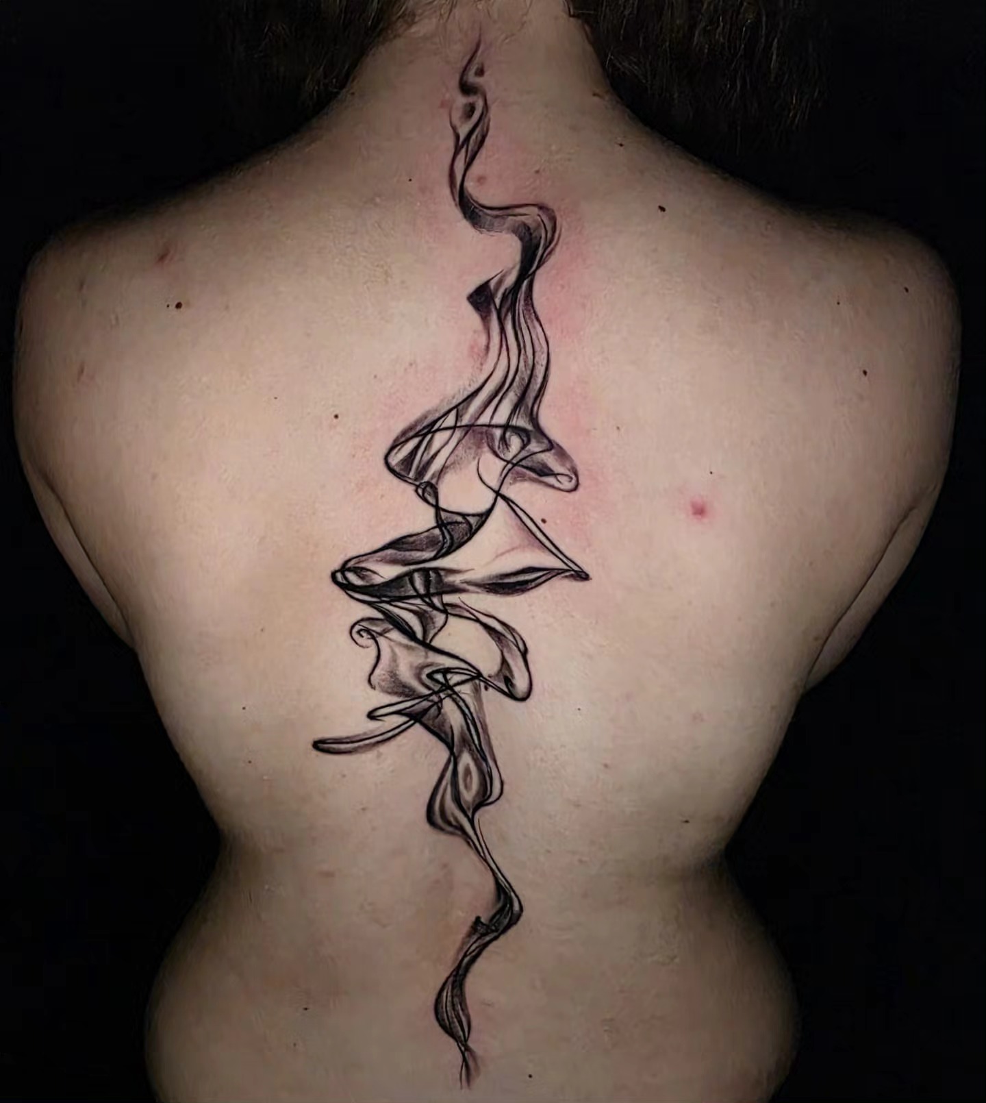 Smoke black and grey tattoo on the back by 𝐍𝐄𝐗'𝐒 𝐈𝐍𝐊 🇨🇺, Tampa