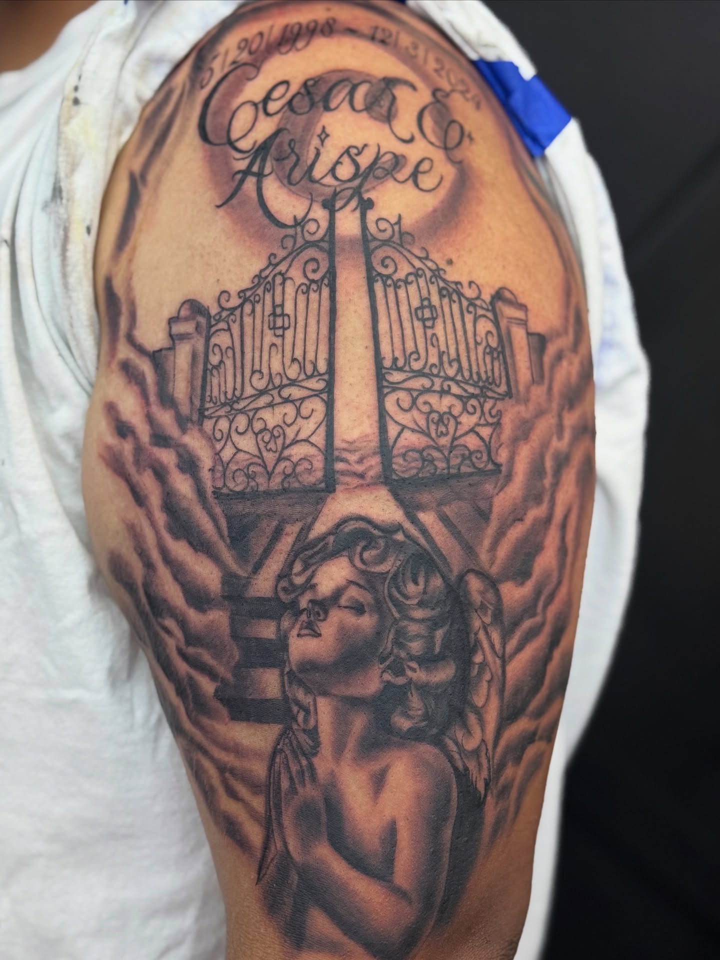 Tattoo by @lasmanosdeltoro — black_and_grey, realism