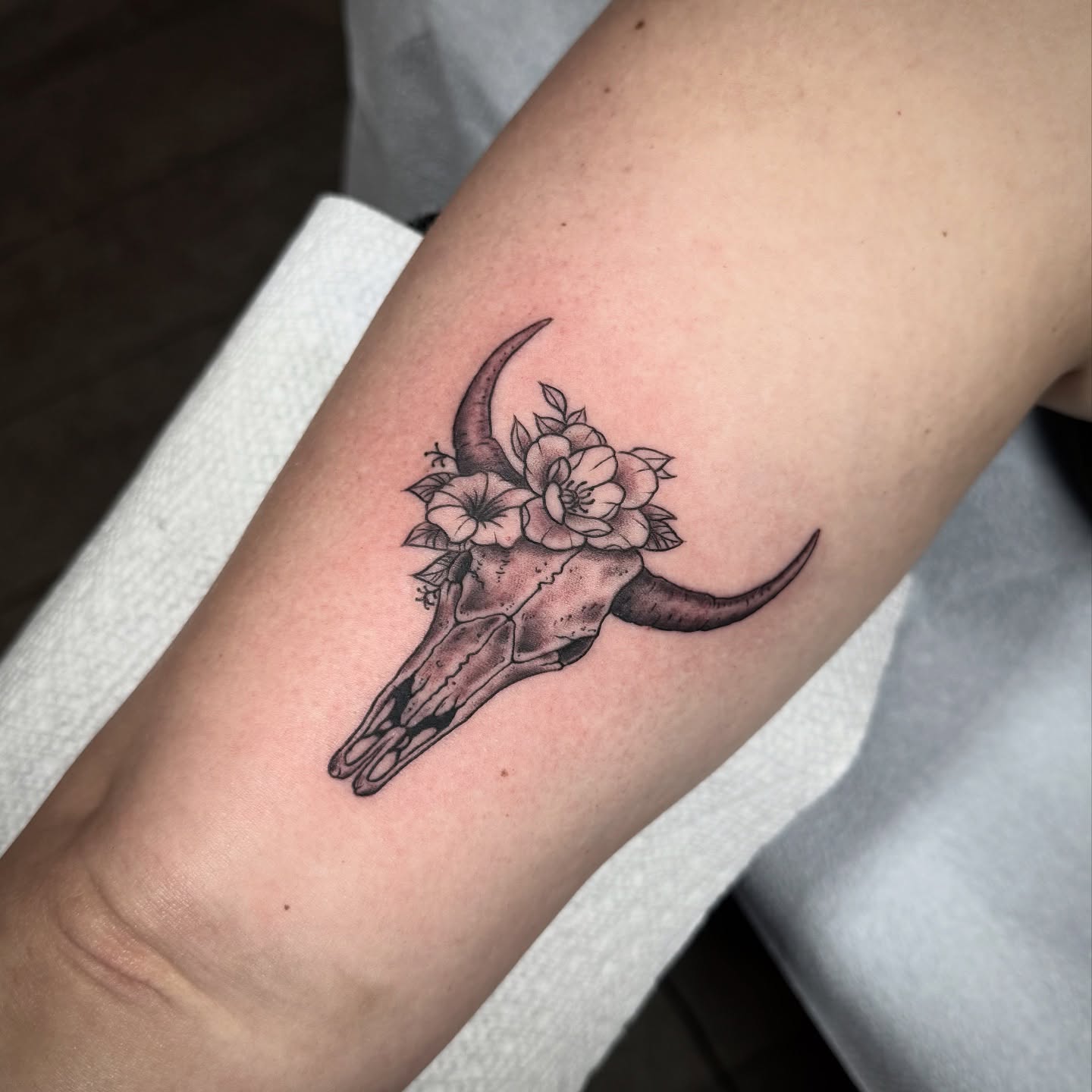 Tattoo by @guillermocrxzart — black_and_grey