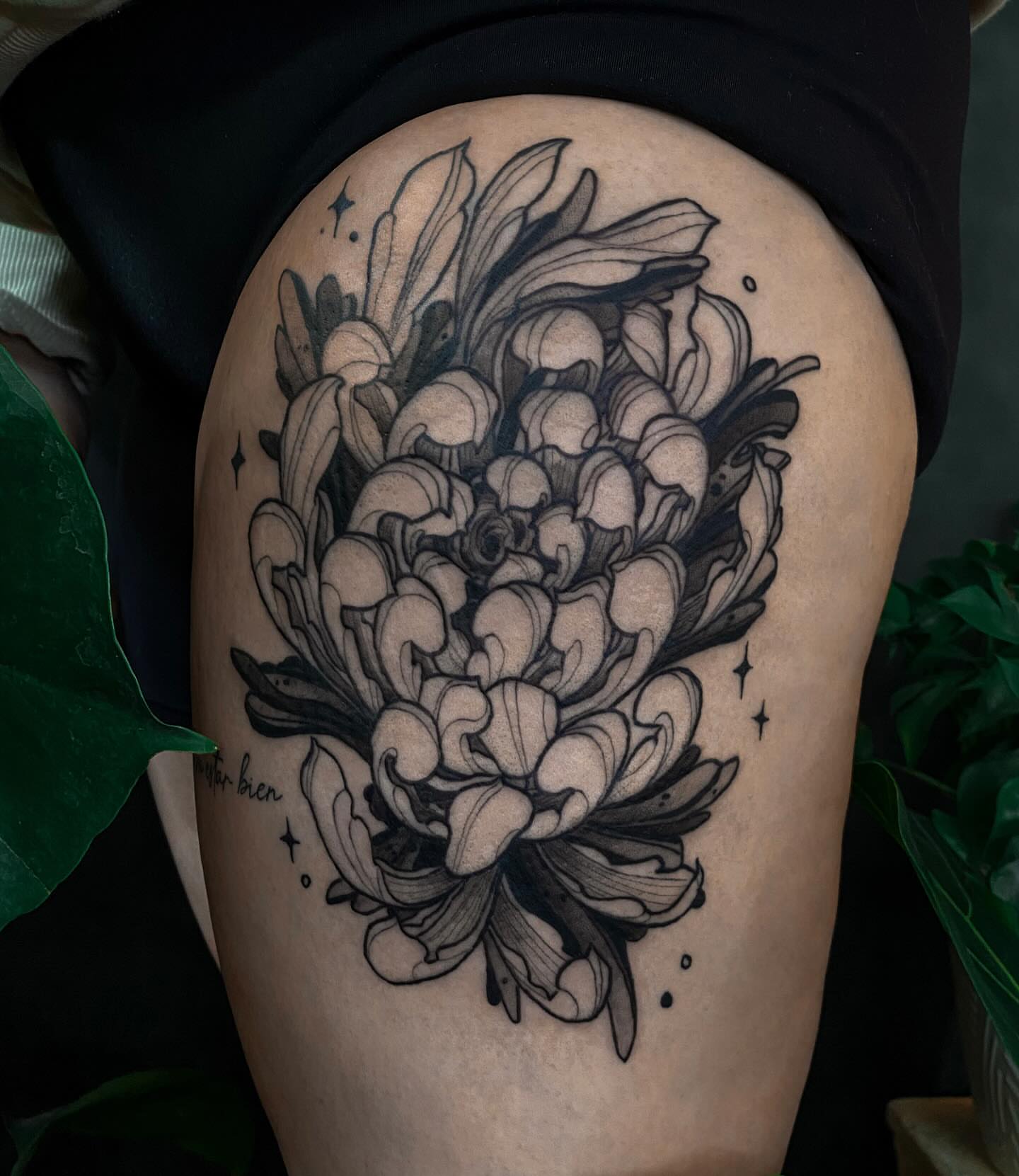Flower bouquet black and grey tattoo on the thigh by ✥ G i t t a ✥