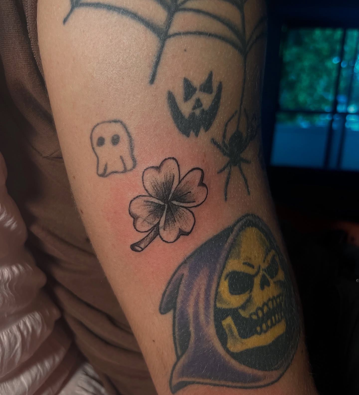 Tattoo by @inkedbymiranda — black_and_grey