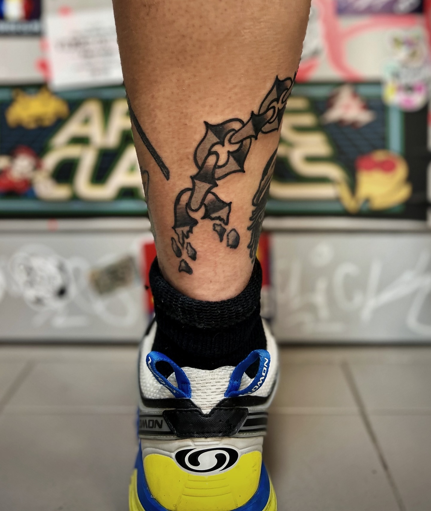 Broken chain black and grey tattoo on the calf by Comastein__________✍🏼️