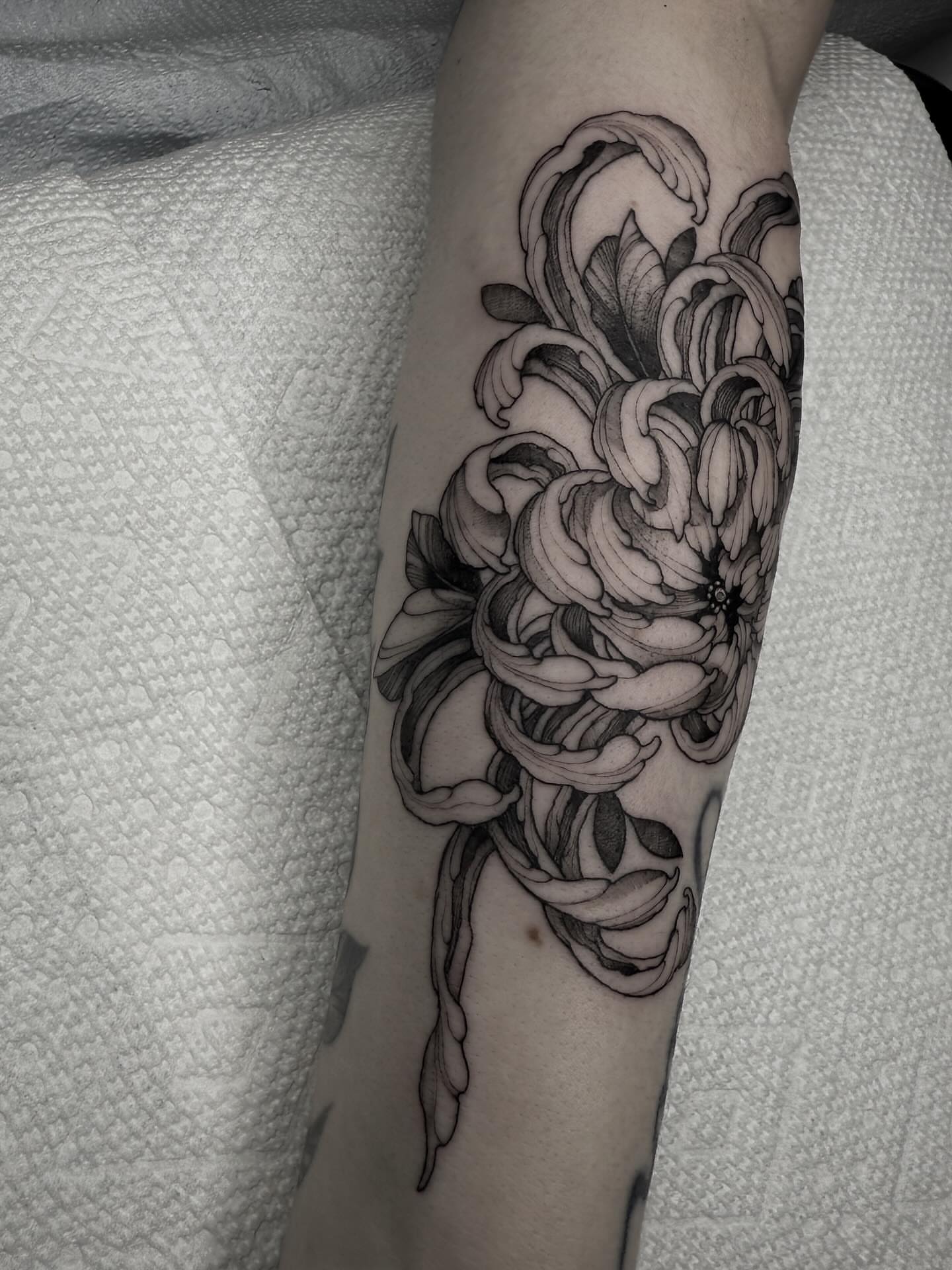 Tattoo by @cattblacktattoo β black_and_grey