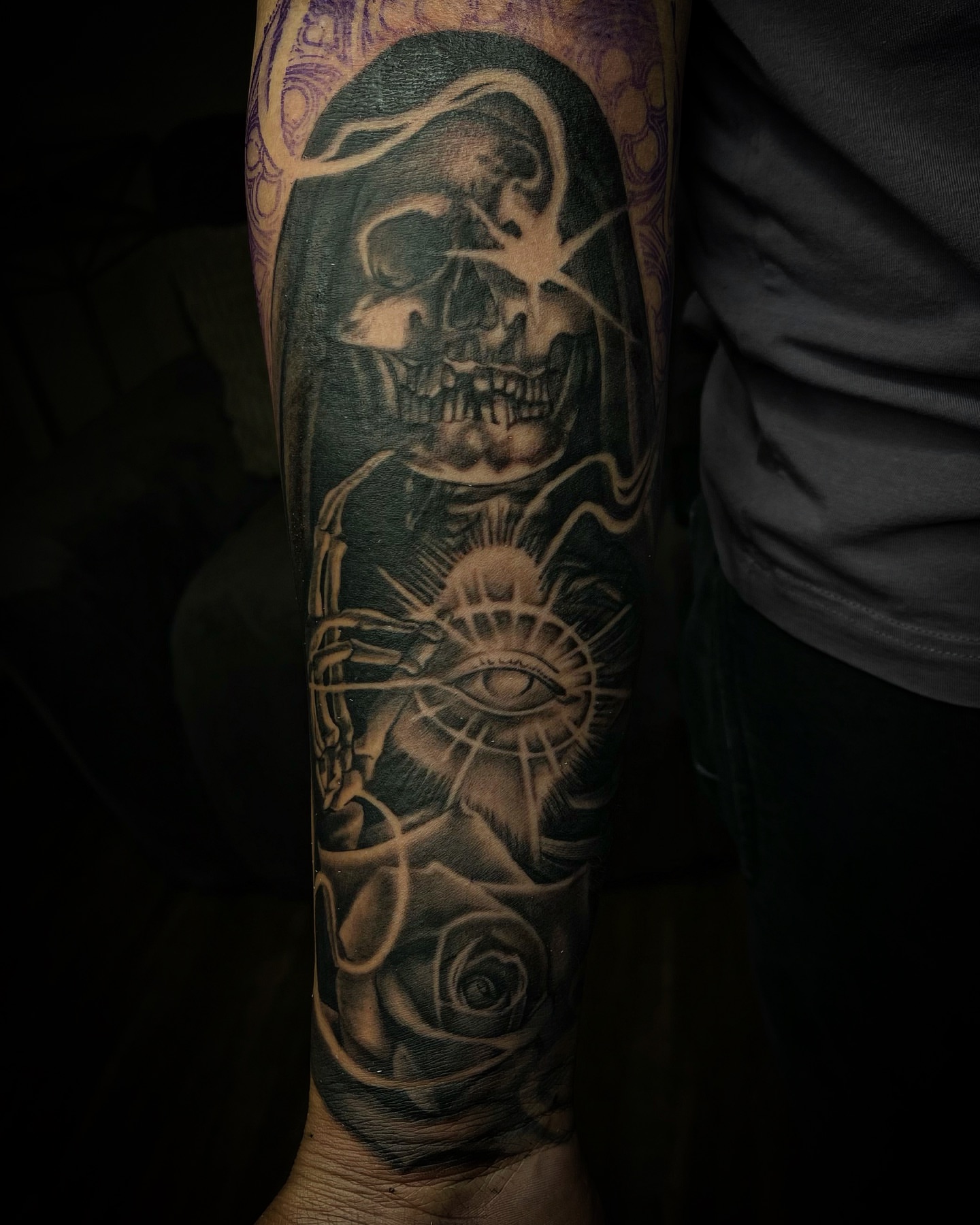 Skull and eye realism tattoo on the forearm by @tattoos_by_elijah