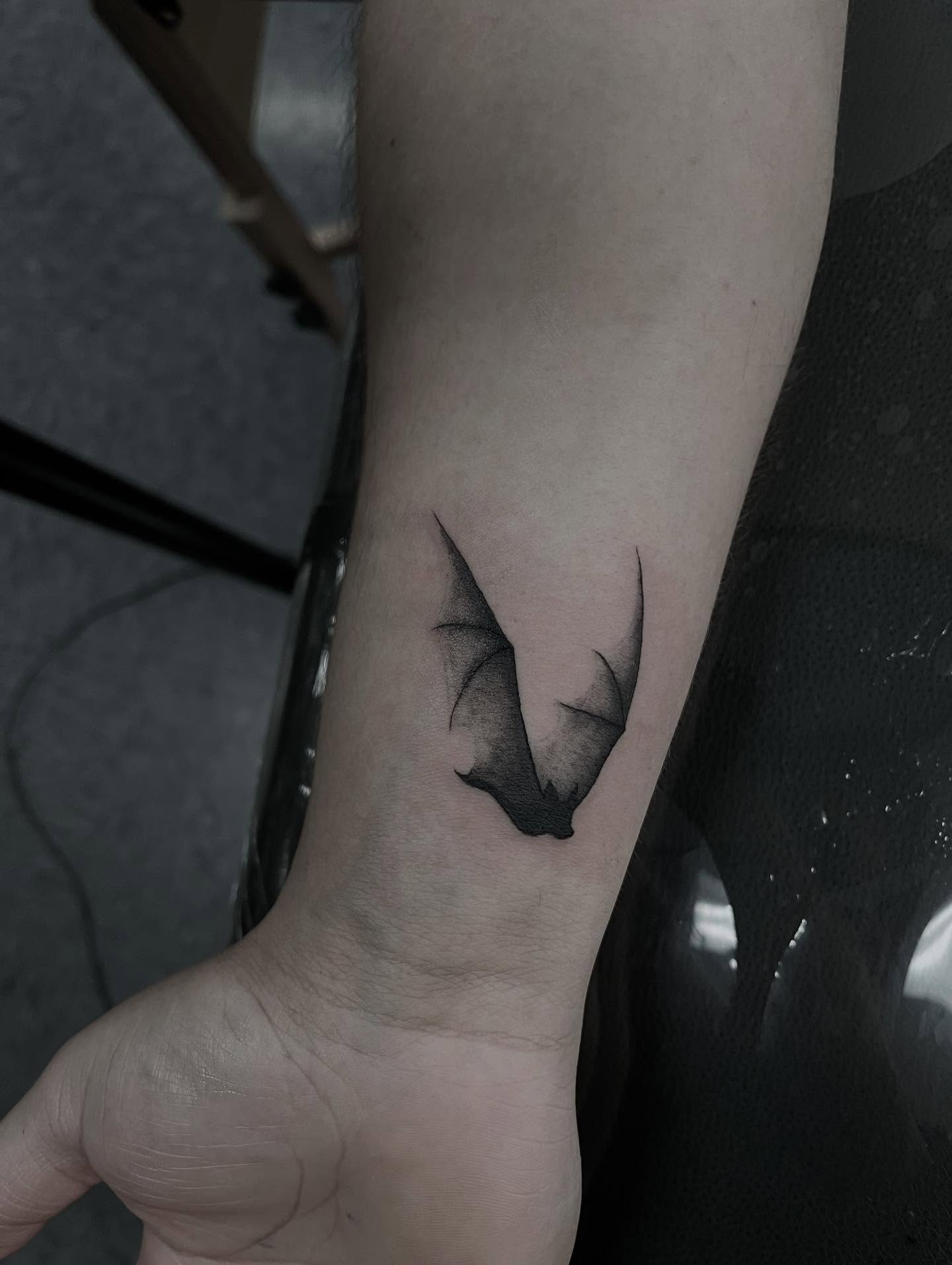 Tattoo by @hellishxtattoos โ black_and_grey
