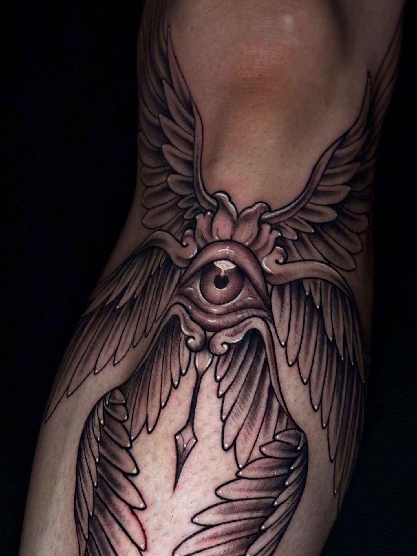 Eye with wings neo-traditional tattoo on the forearm by ★𝔗𝔞𝔱𝔱𝔬𝔬𝔰 𝔟𝔶 𝔗𝔢𝔞𝔙𝔞𝔫𝔊𝔬𝔤𝔥 ★