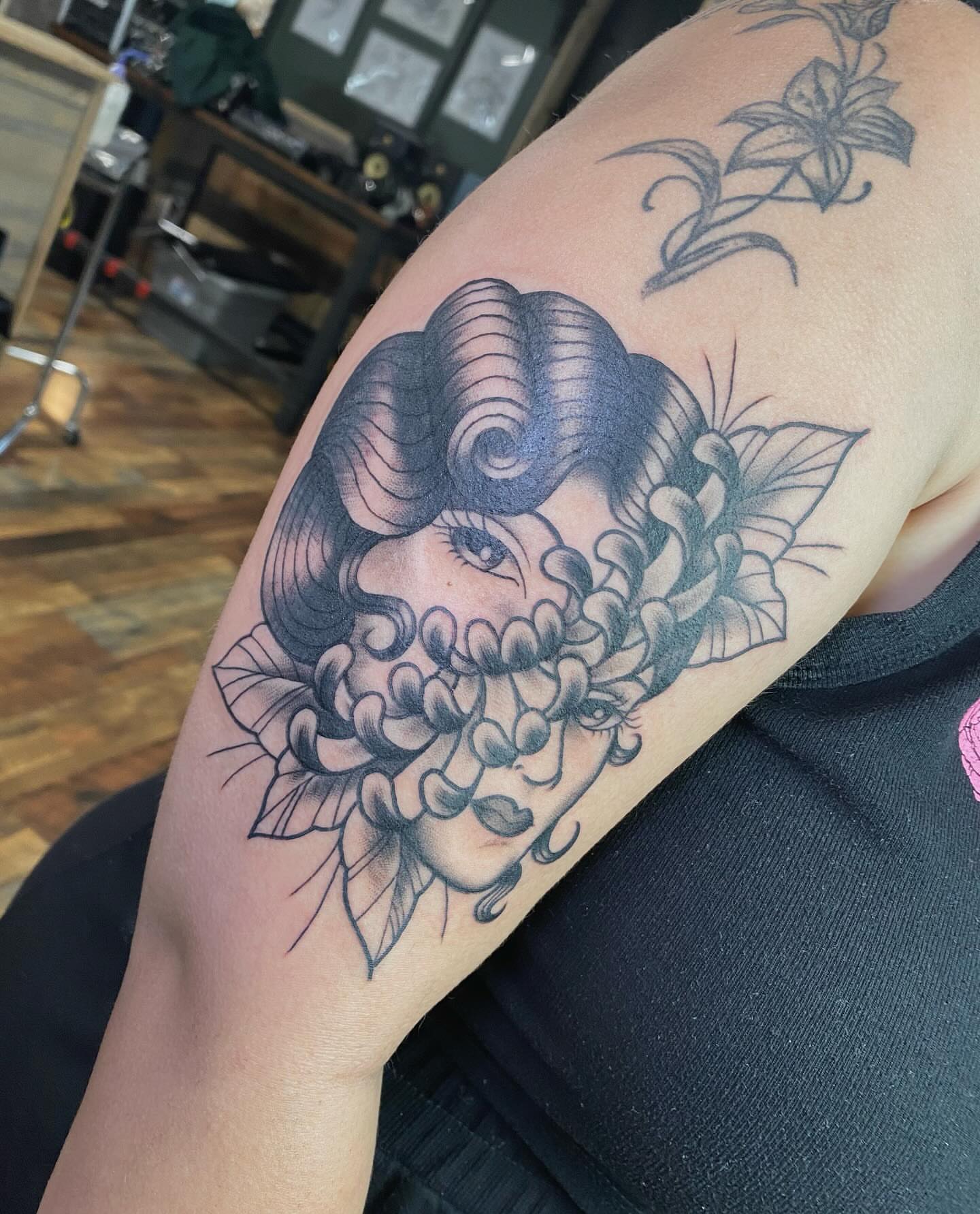 Tattoo by @sarahstabbies — american_traditional, black_and_grey