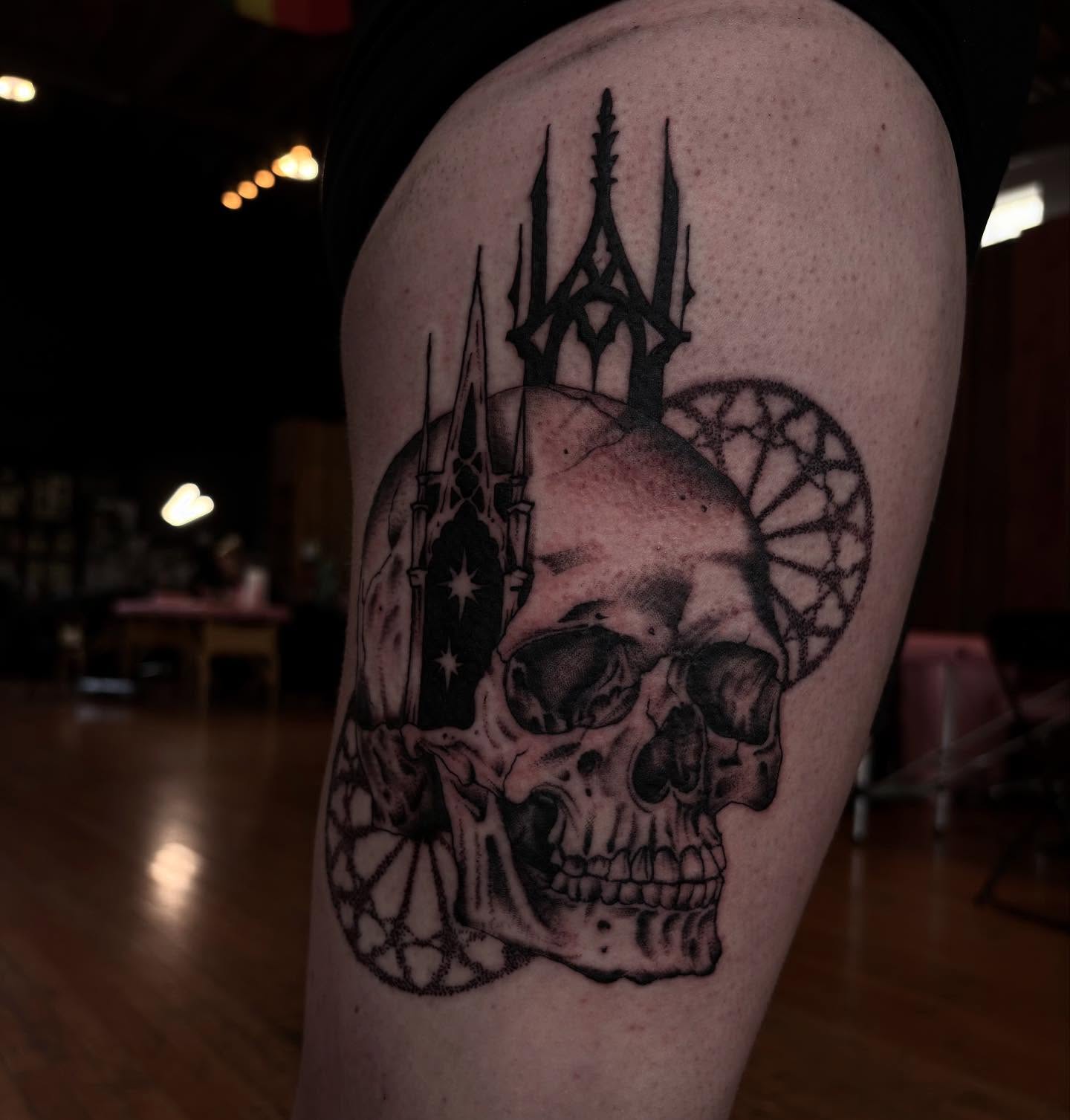 Skull with castle realism tattoo on the forearm by 𓂃˚‧ 𓆸𝔏𝔦𝔫𝔷 ℭ𝔥𝔞𝔡𝔴𝔦𝔠𝔨 ੈ𑁍