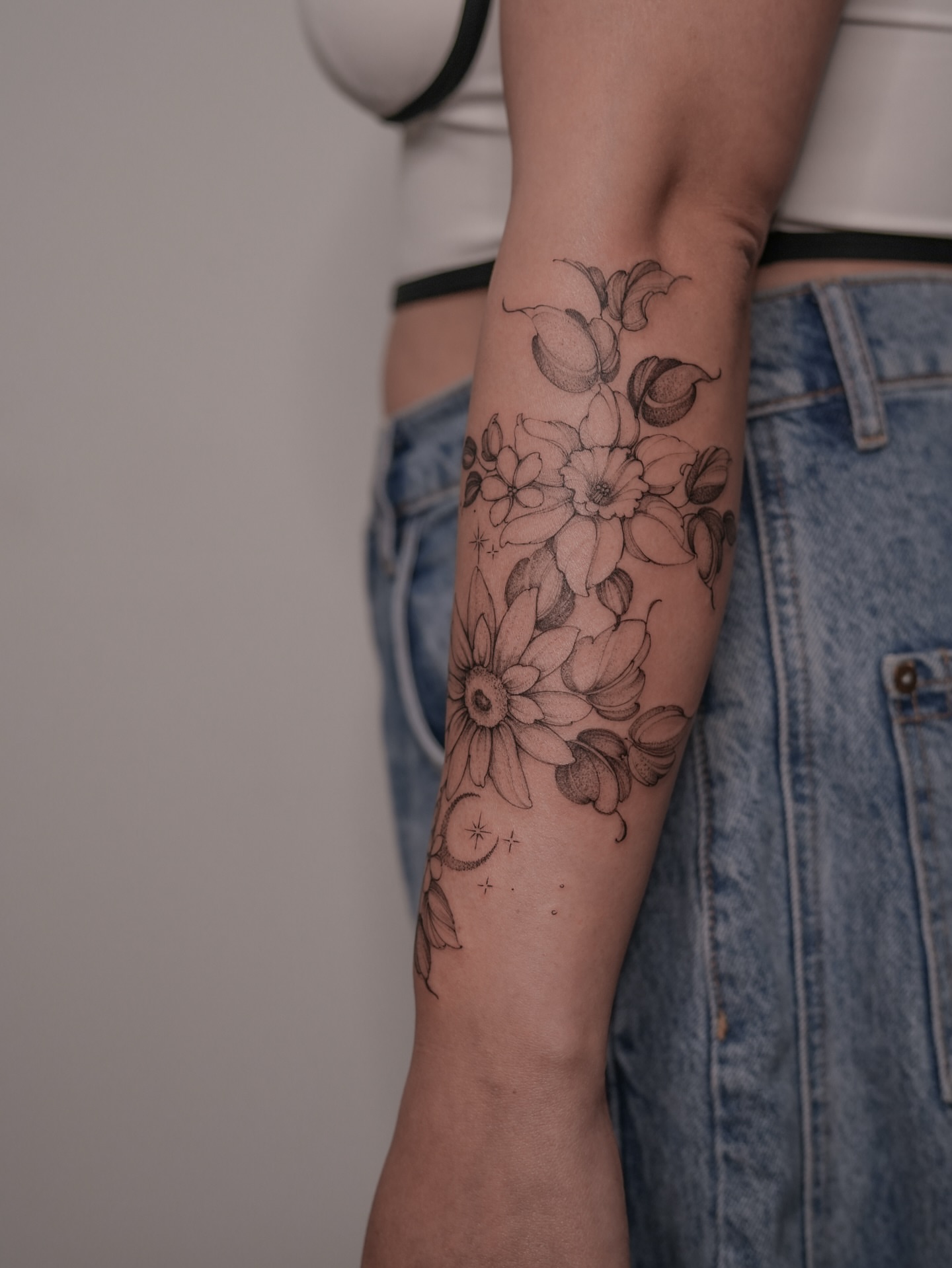 Tattoo by @aldoshyna_t — black_and_grey