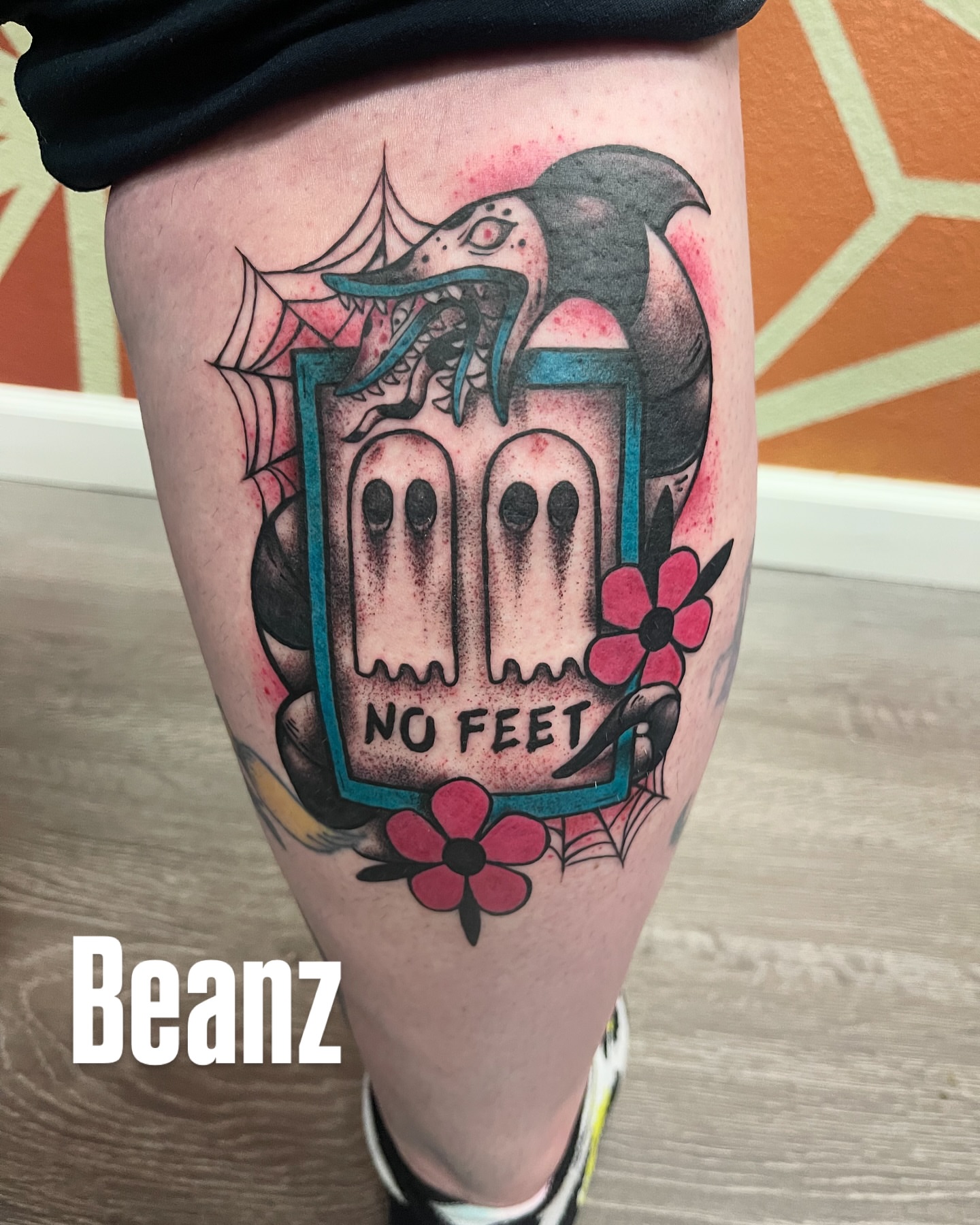 No feet American traditional tattoo on the thigh by Alex