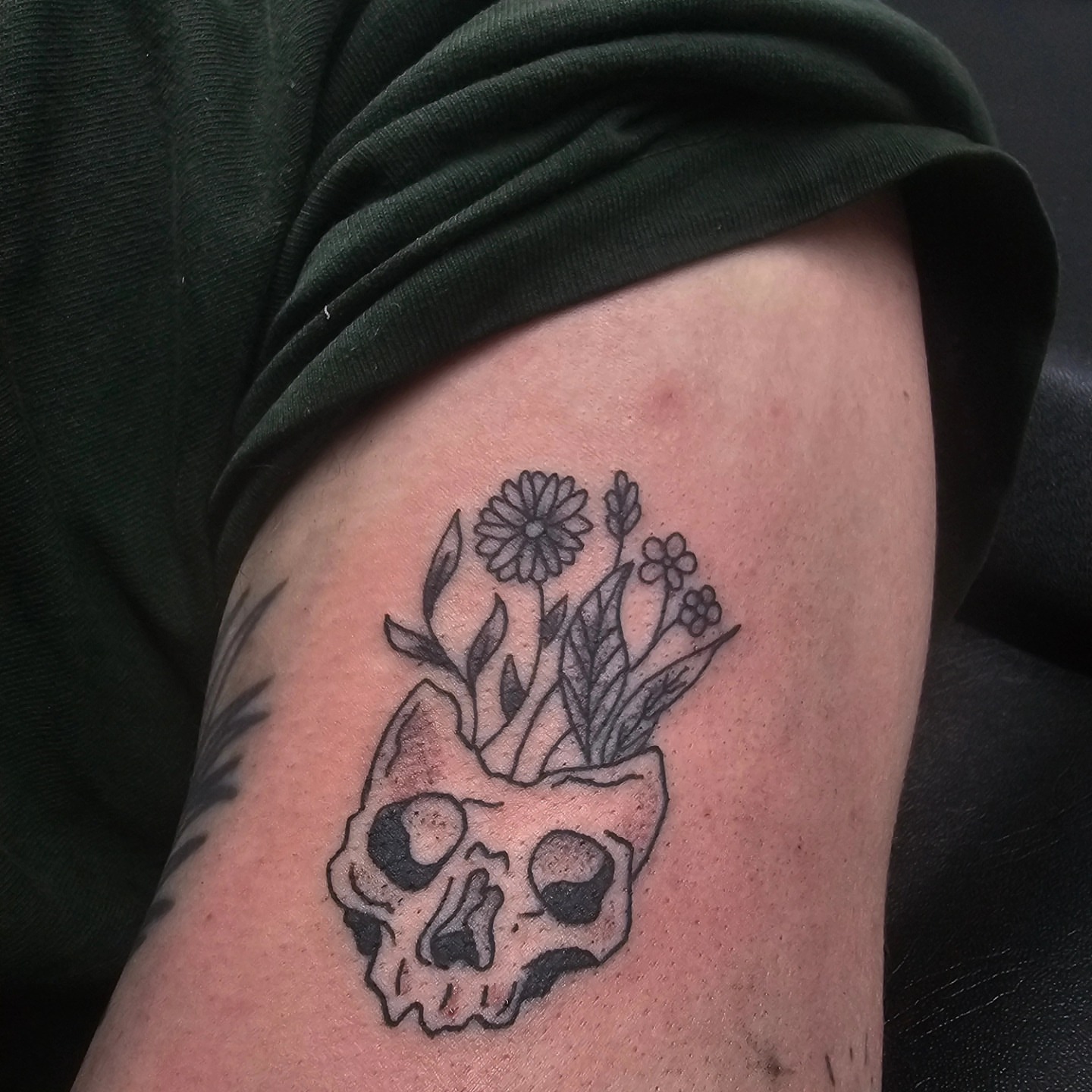 Tattoo by @evandobetattooin — black_and_grey