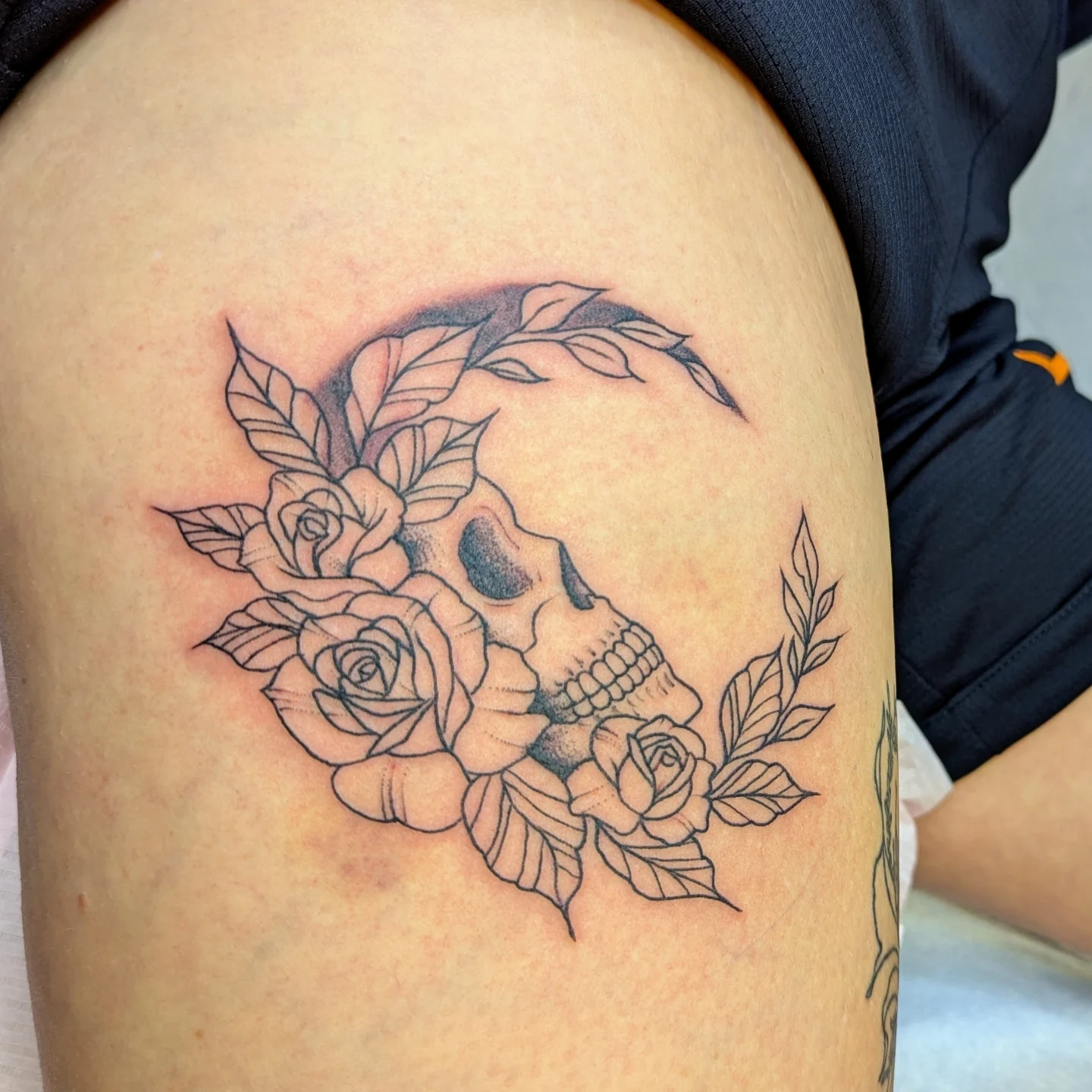 Tattoo by @j9ladylucktattoo — black_and_grey