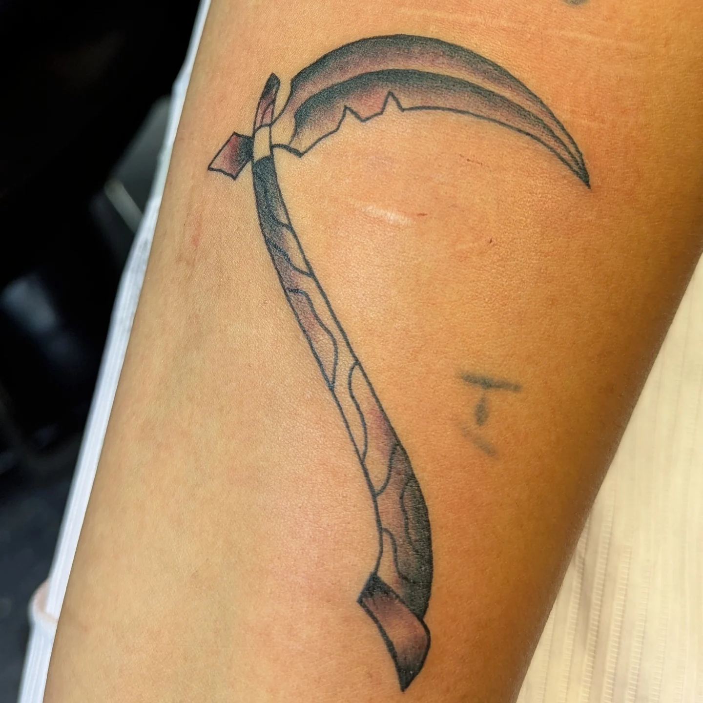 Tattoo by @j9ladylucktattoo — black_and_grey