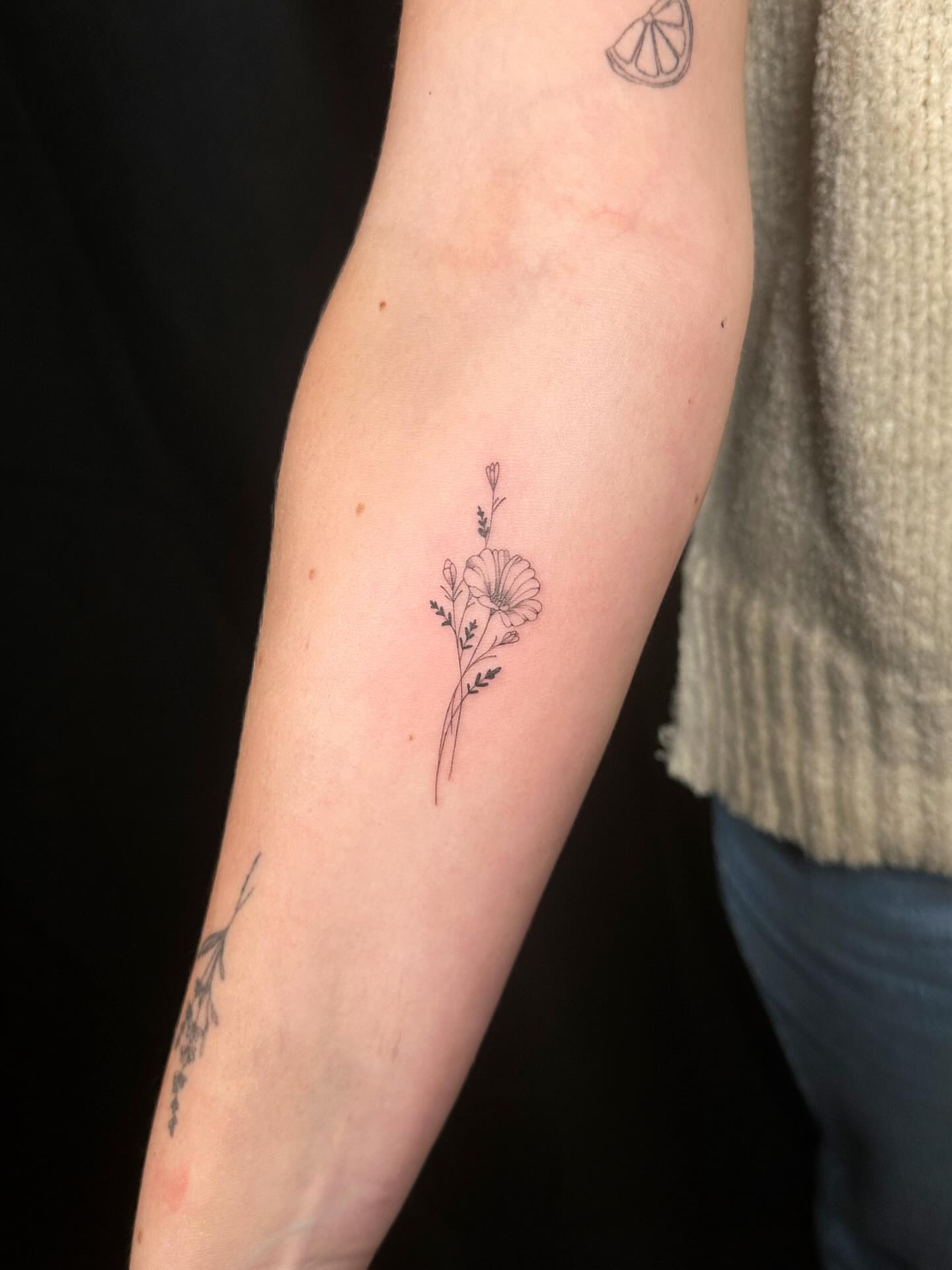 Tattoo by @kphaninks โ fine_line