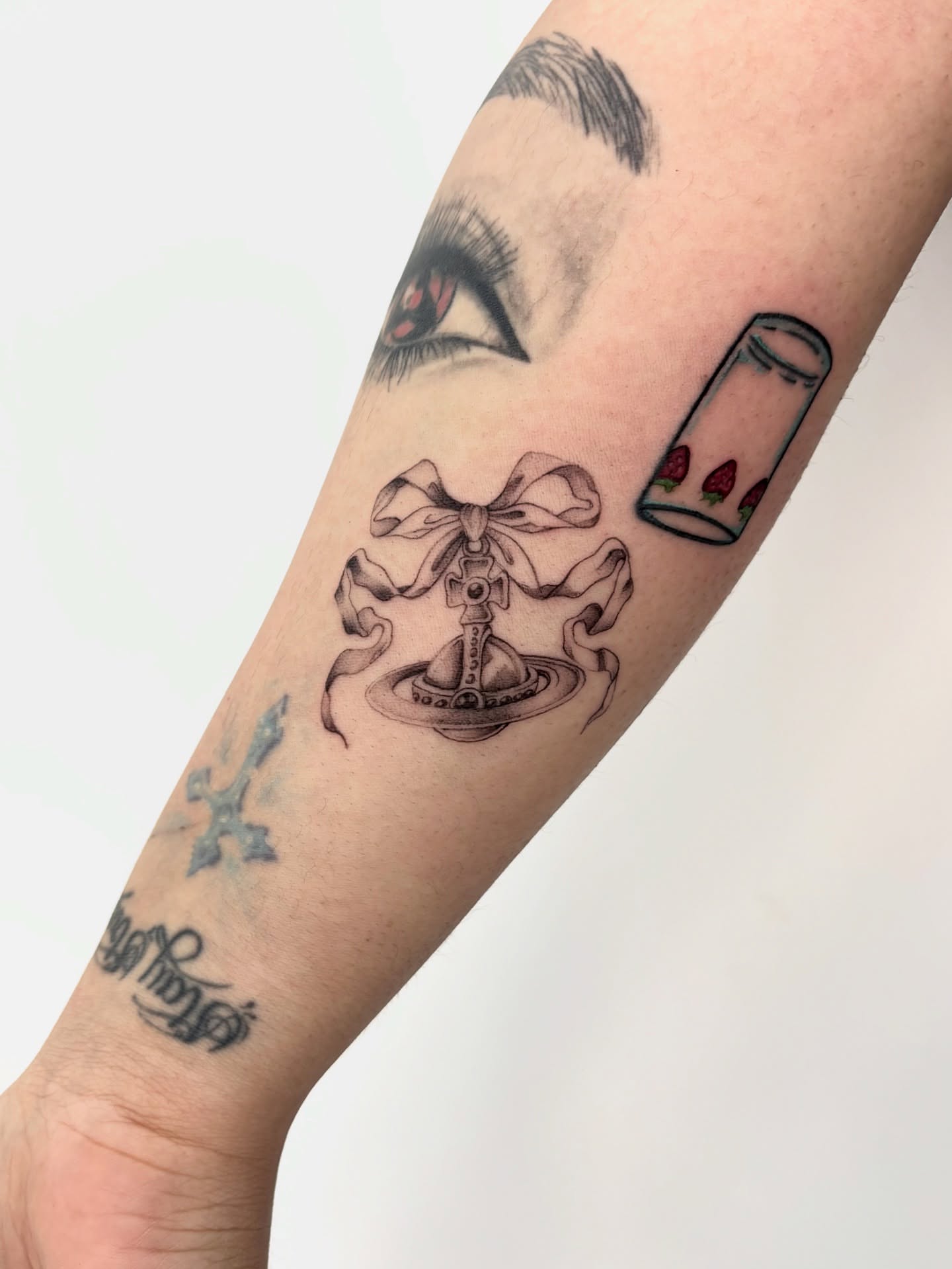 Tattoo by @ariusink — black_and_grey