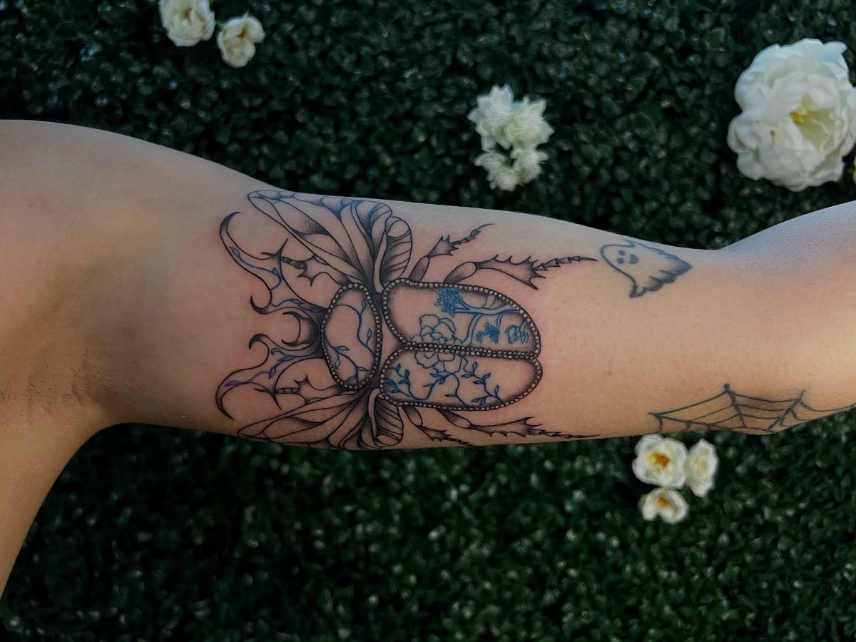 Tattoo by @izzyinktattoos_ — black_and_grey