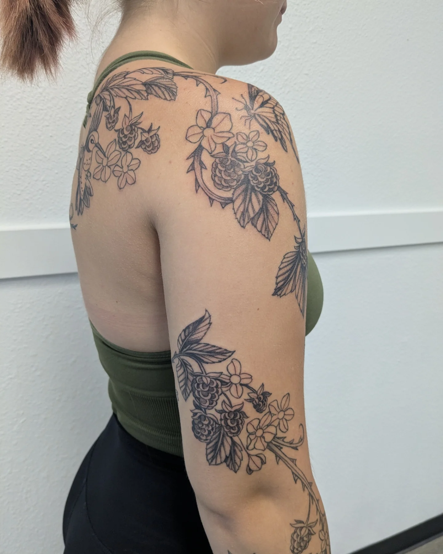 Tattoo by @fernewt — black_and_grey