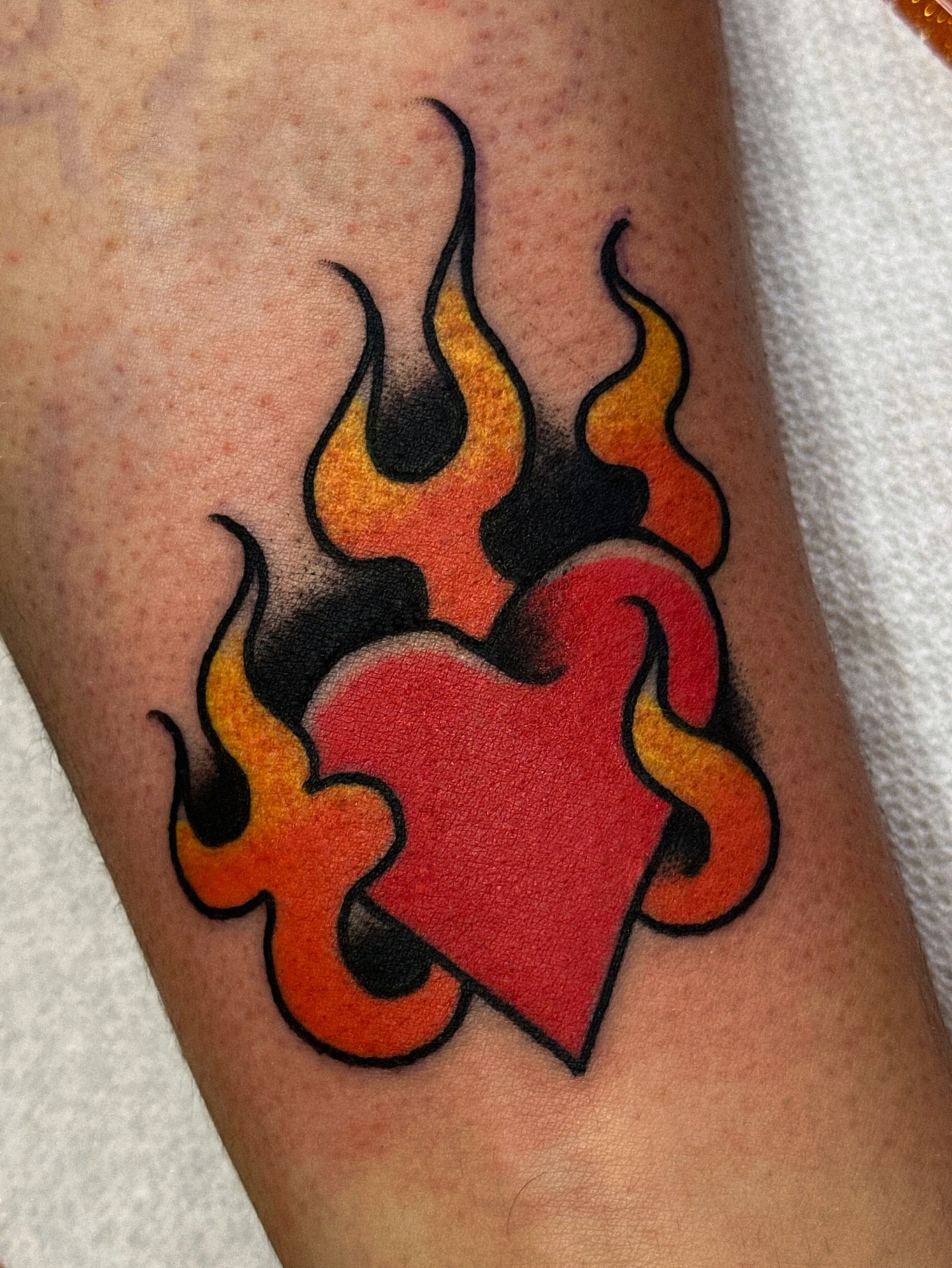 Tattoo by @lindseebeetattoo — american_traditional