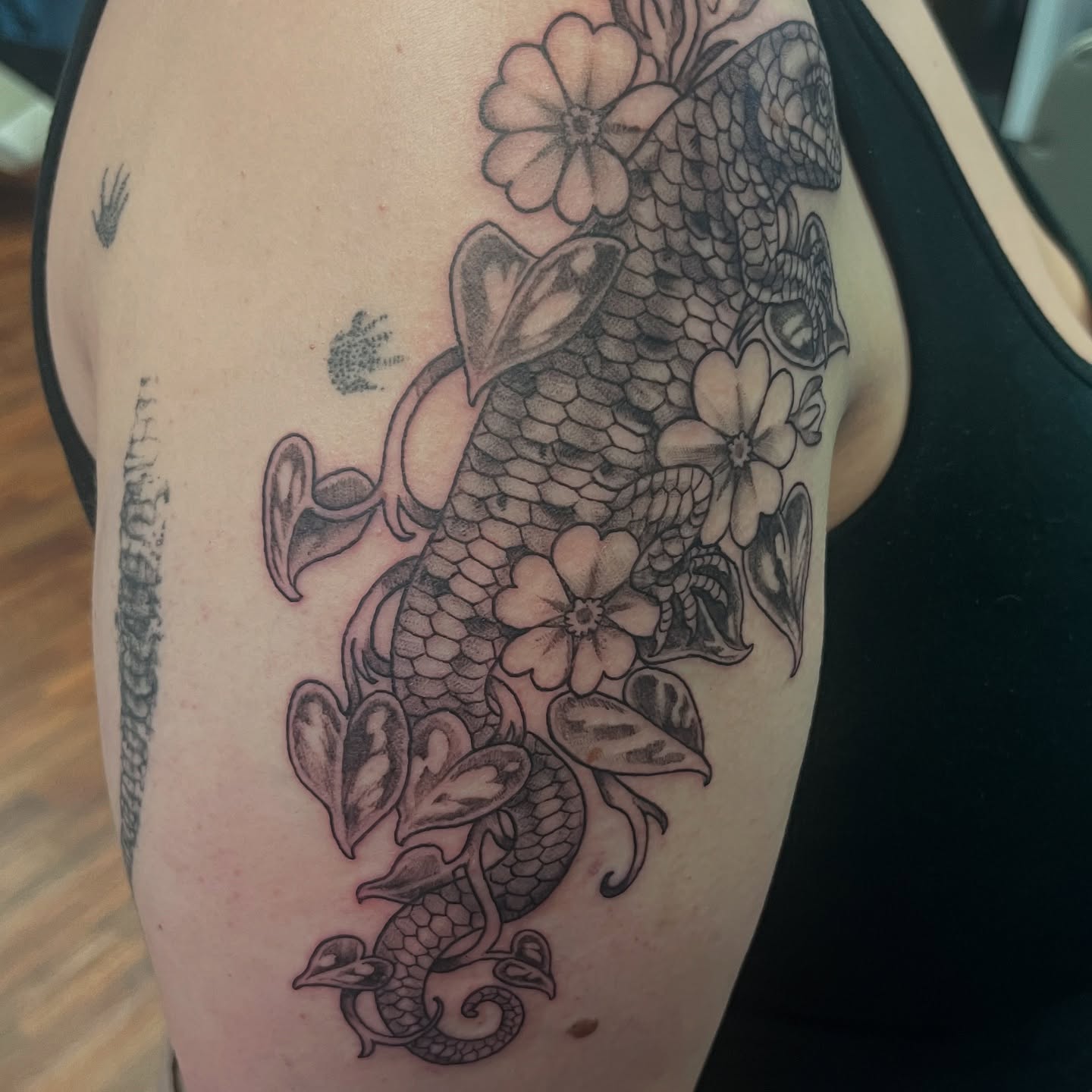 Tattoo by @caitoscreations — black_and_grey