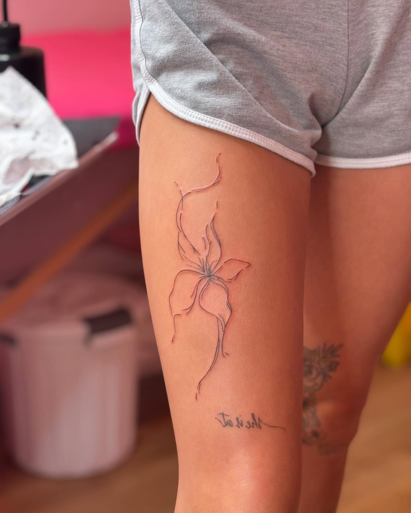 Tattoo by @essentialinktattoos — minimalist