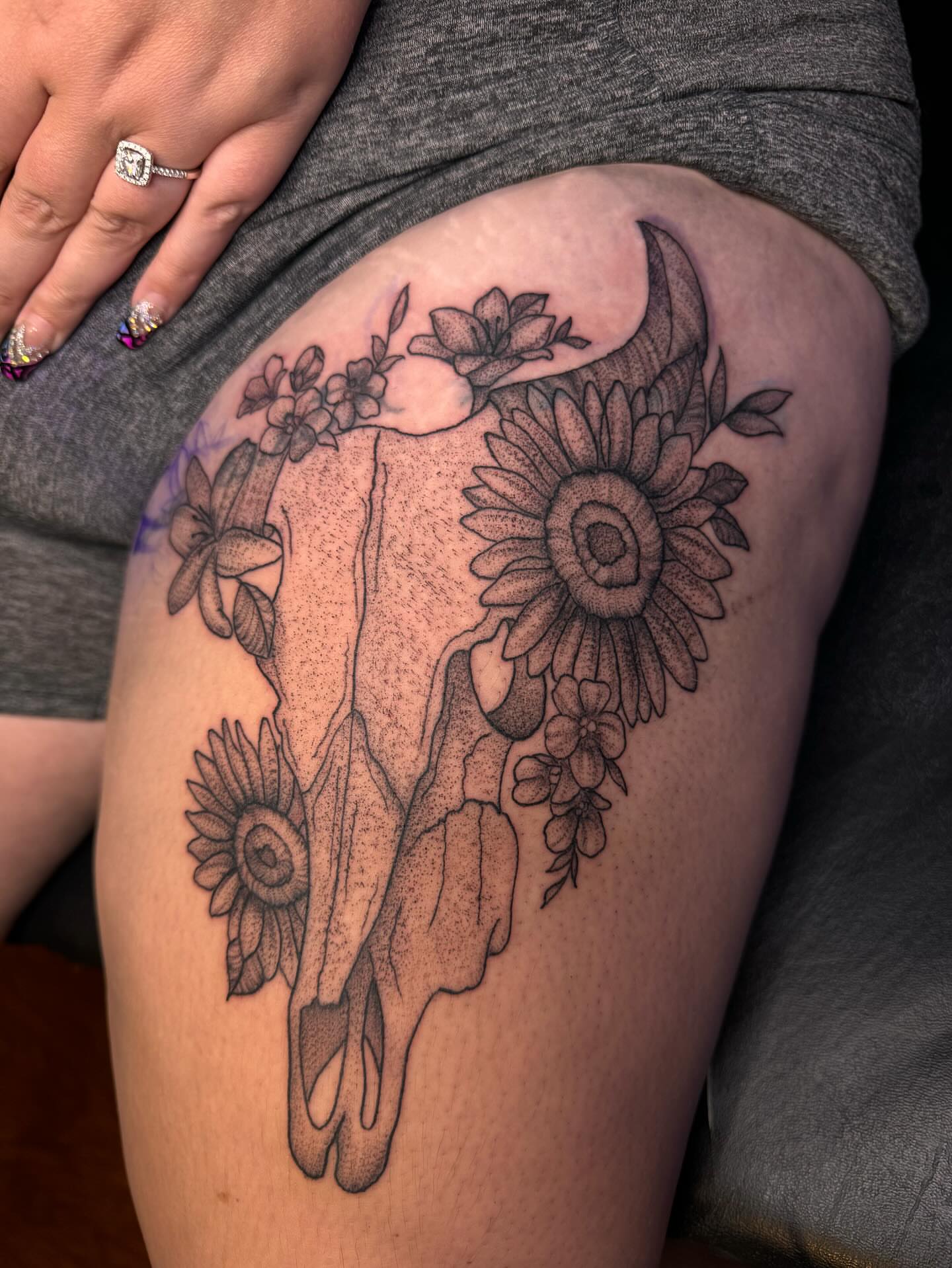 Cow skull with flowers dotwork tattoo on the thigh by Gabs Borderline Tattoos βπΌ