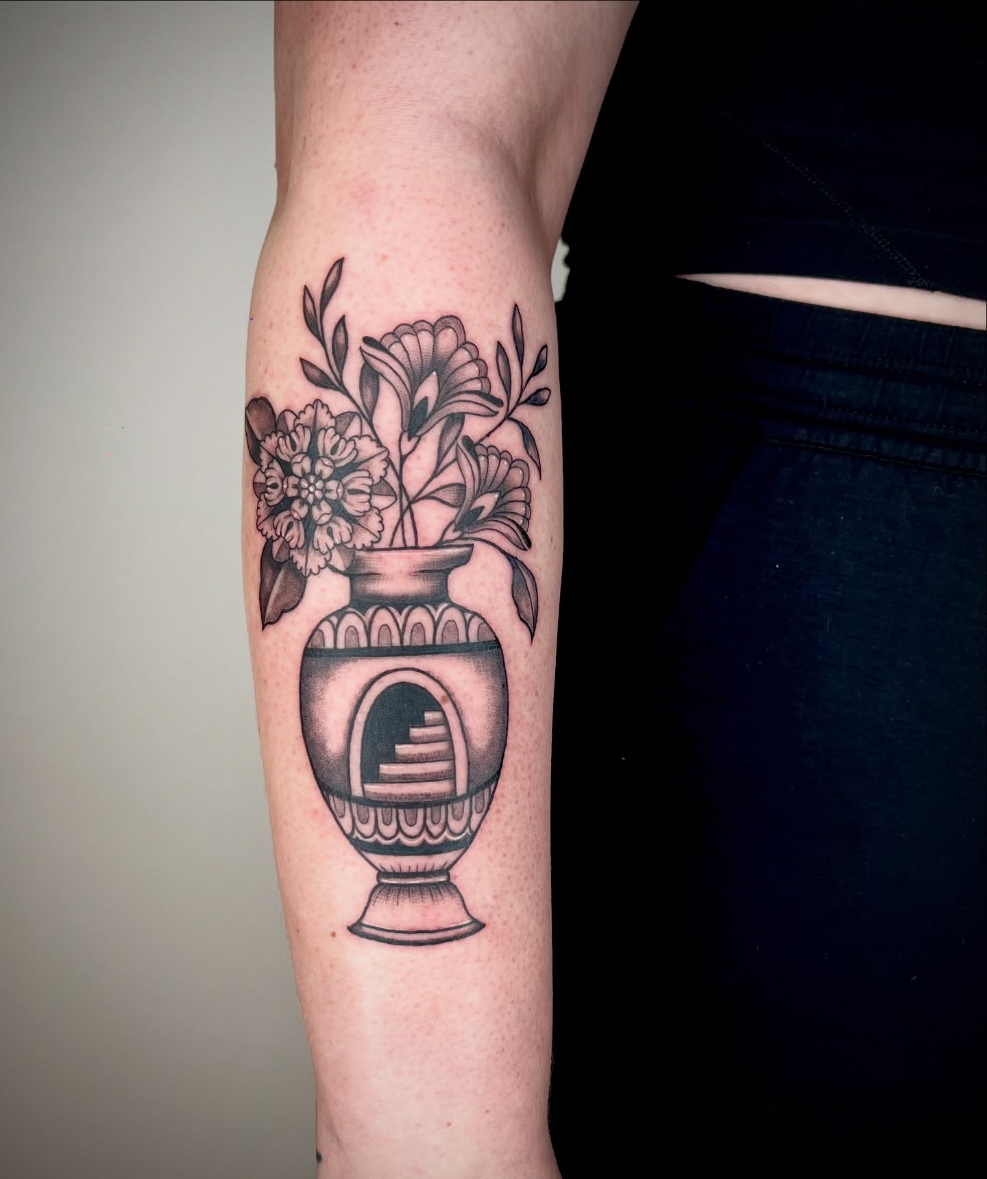 Tattoo by @leneya__valenti β black_and_grey