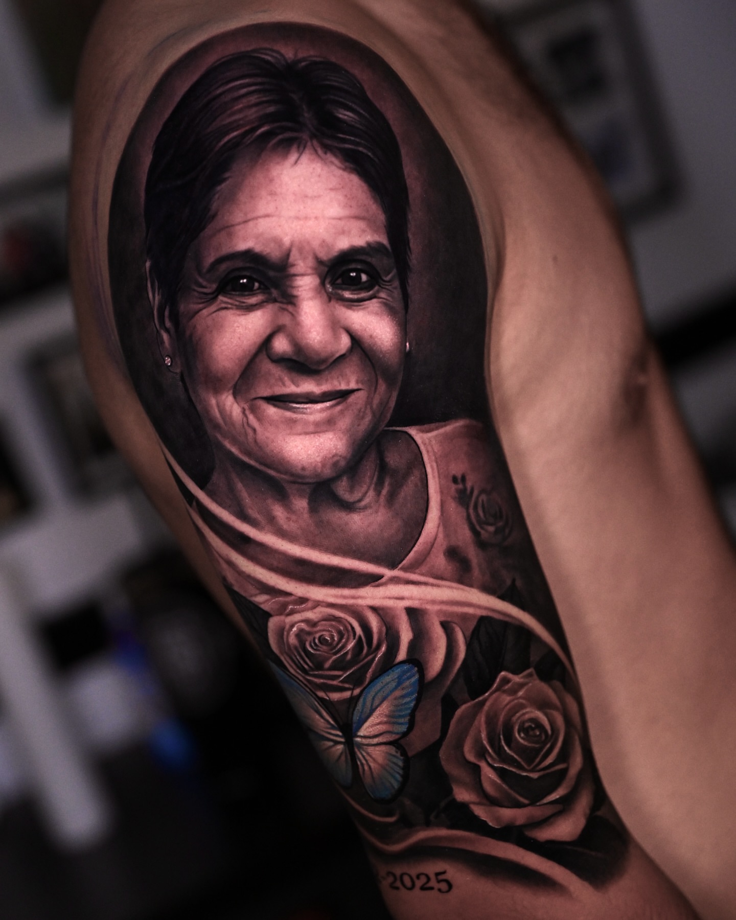 Portrait of elderly woman realism tattoo on the forearm by Marcos Salamanca