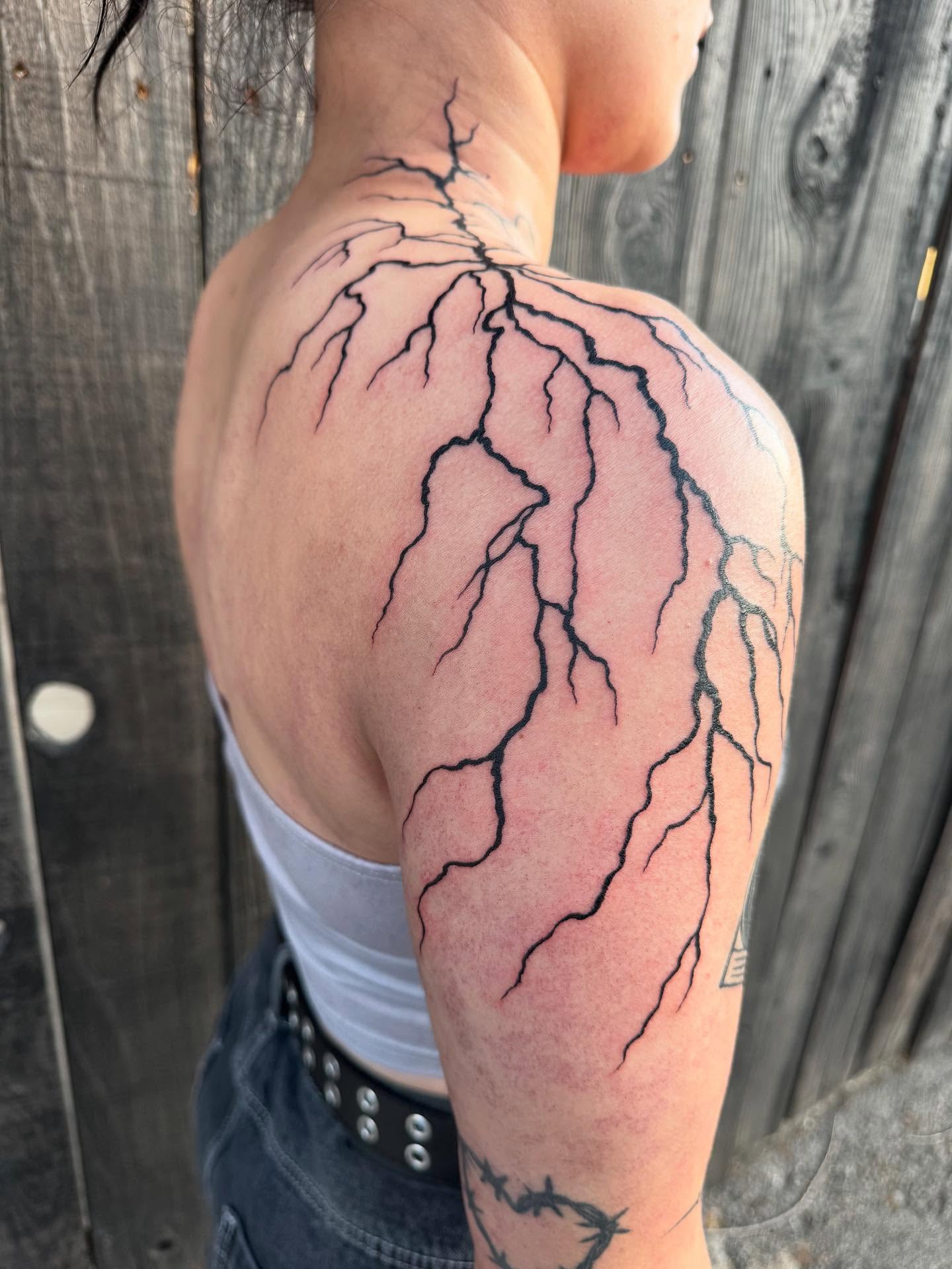 Tattoo by @dilloneavestattoo — black_and_grey