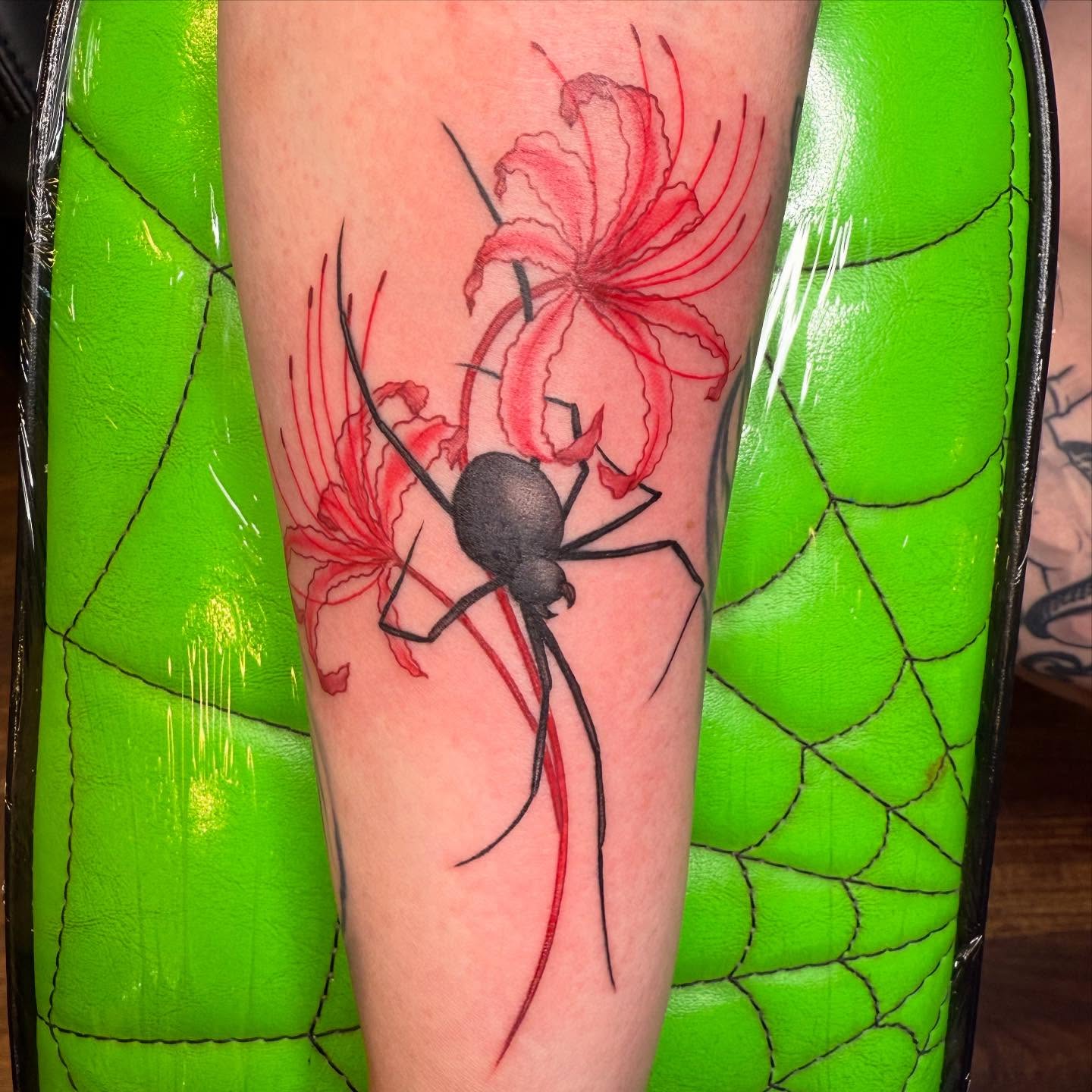 Tattoo by @inyourskiin — realism, dotwork