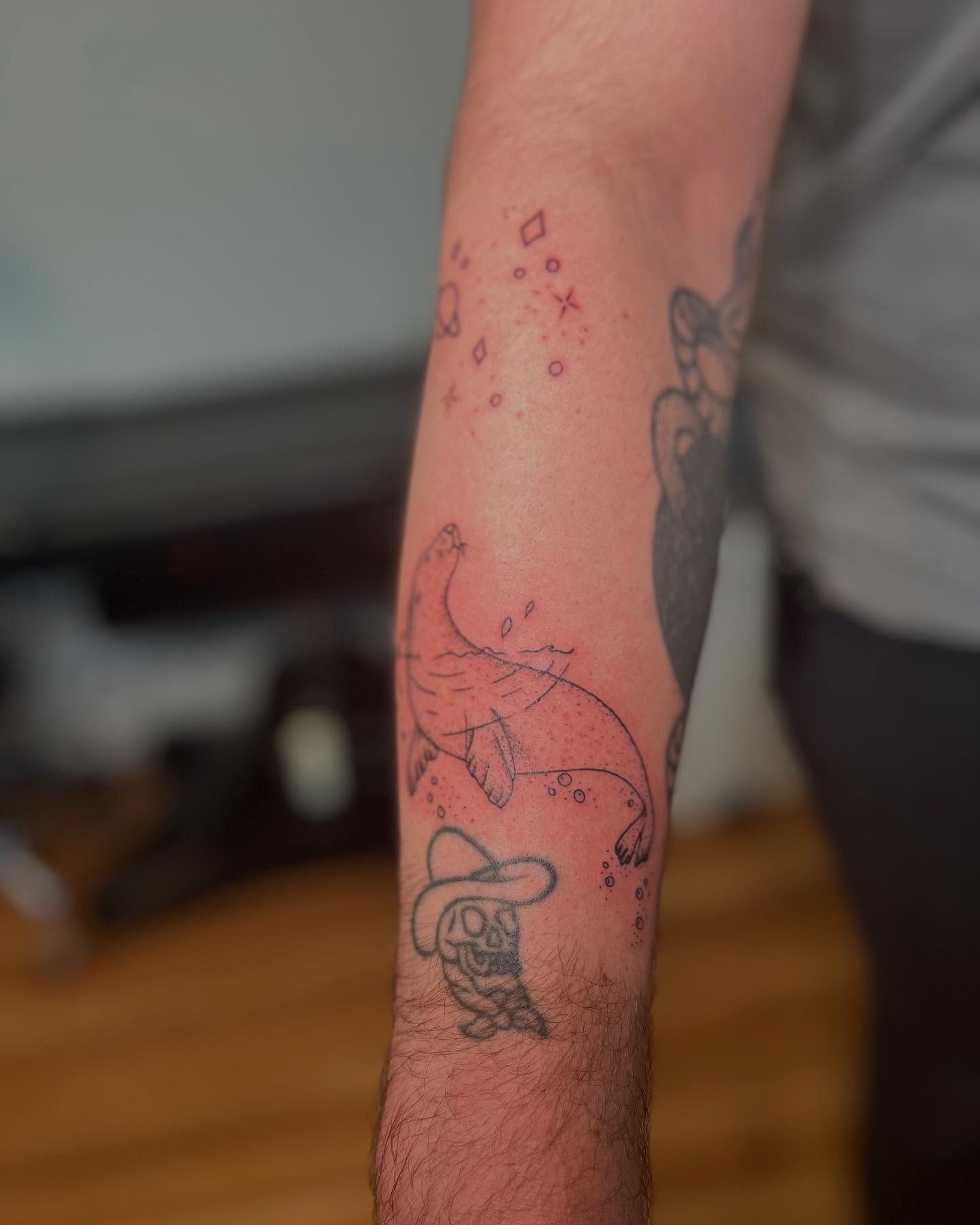 Tattoo by @laceyink_ — dotwork, geometric