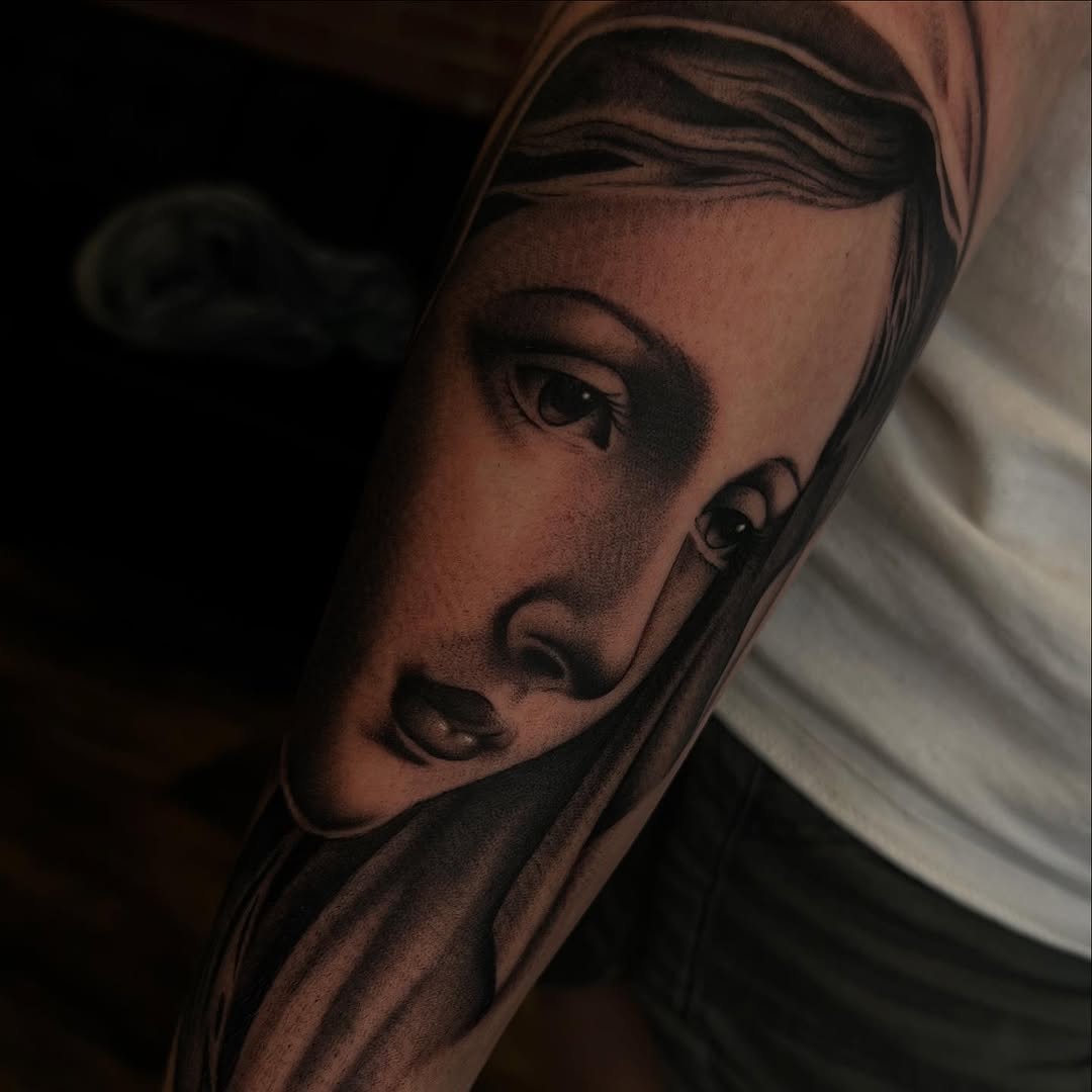 Tattoo by @whoiskaylacordova — realism, black_and_grey