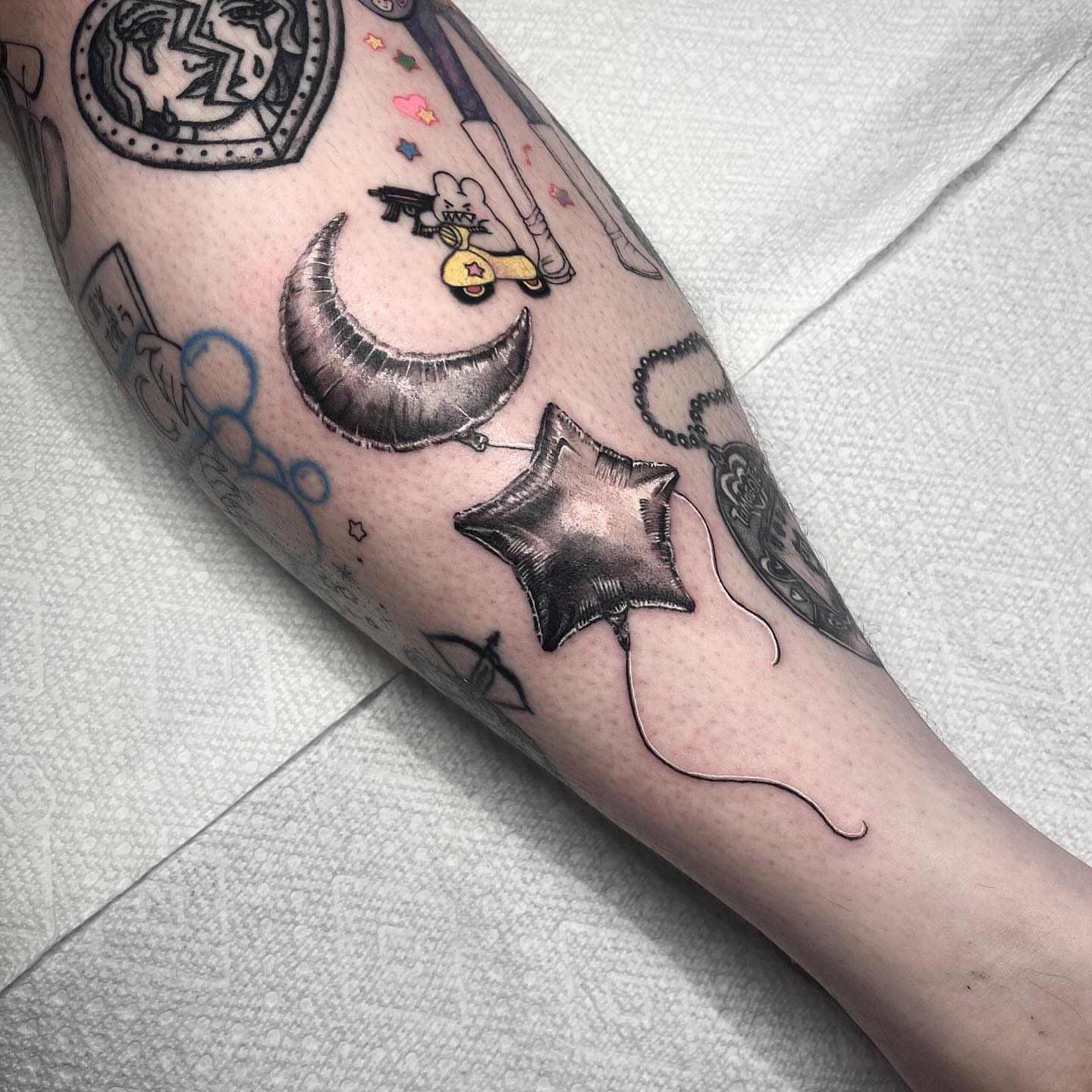 Tattoo by @aurtattoos — black_and_grey