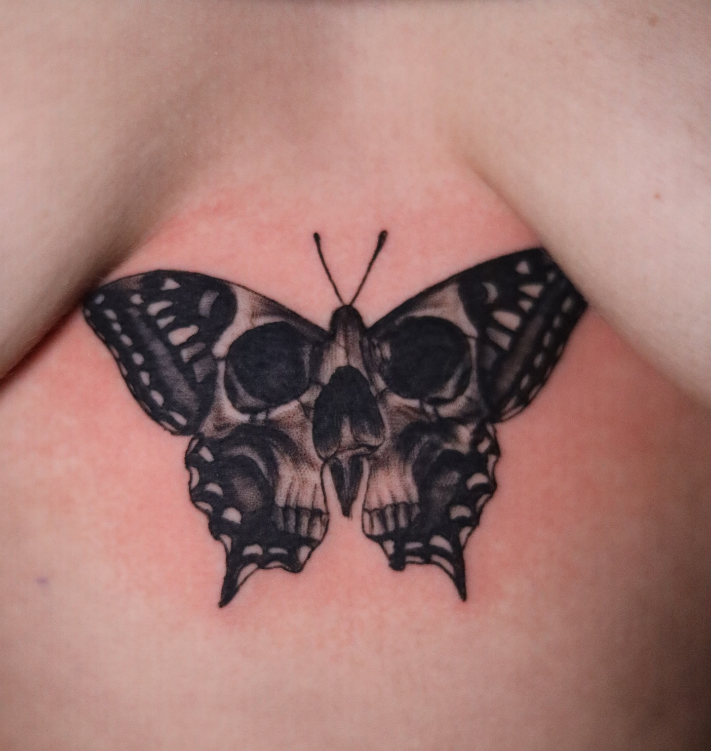 Tattoo by @na_tattoos — black_and_grey