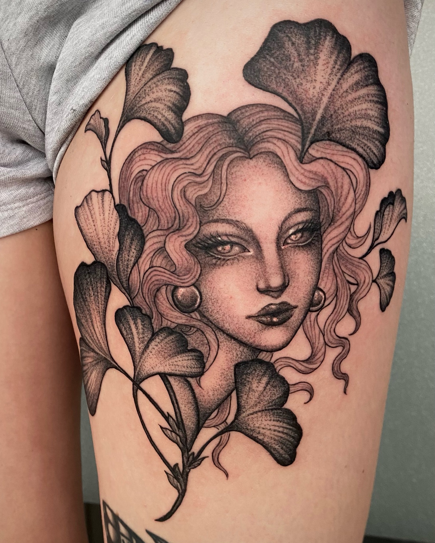 Tattoo by @meluusiine — dotwork, realism