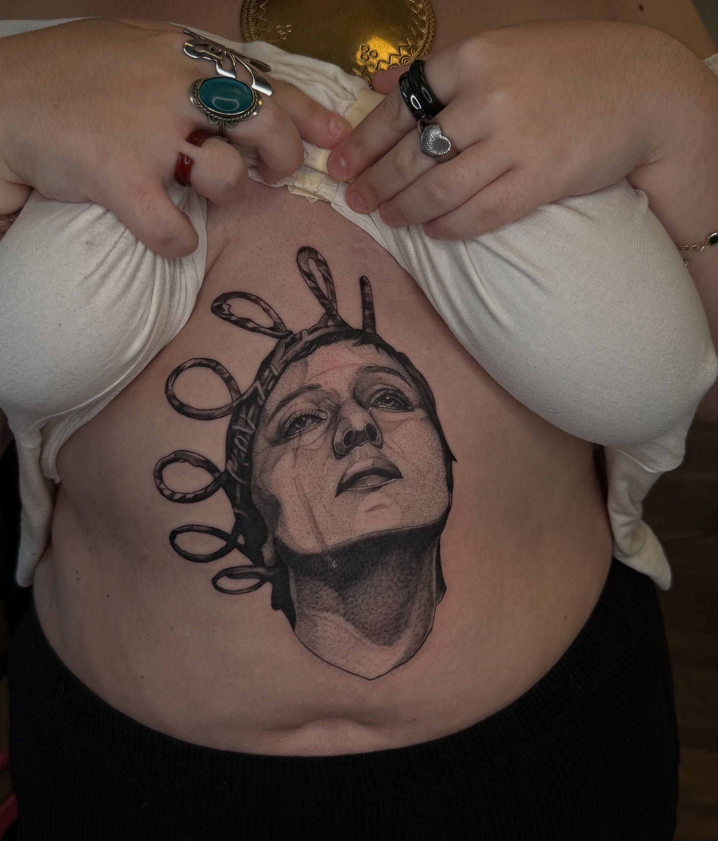 Woman's face with snakes realism tattoo on the torso by 𝕂𝕒𝕪𝕝𝕒 𝕄𝕒𝕣𝕚𝕖 𝔹𝕝𝕚𝕤𝕤