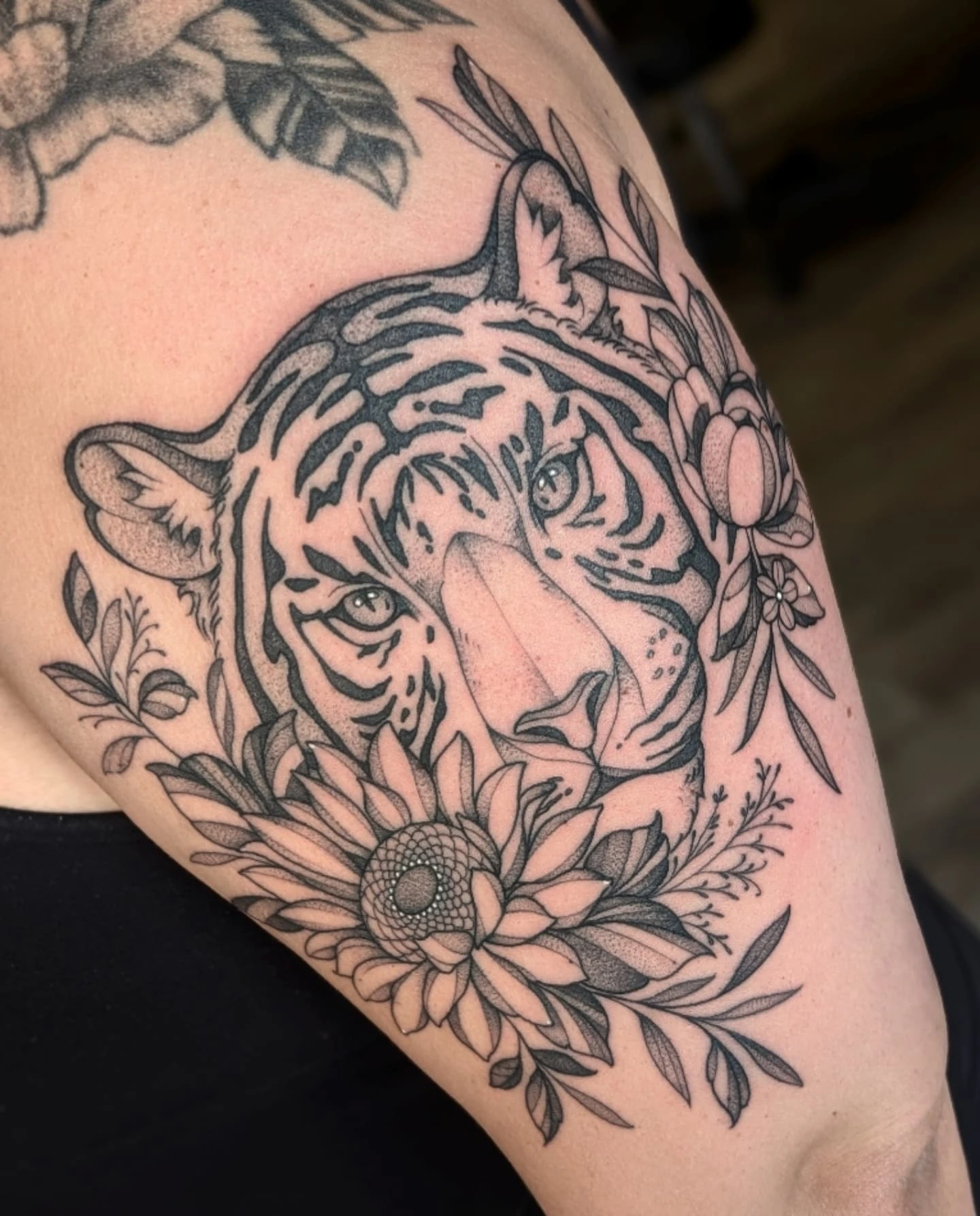 Tattoo by @kattiebaby — black_and_grey, realism
