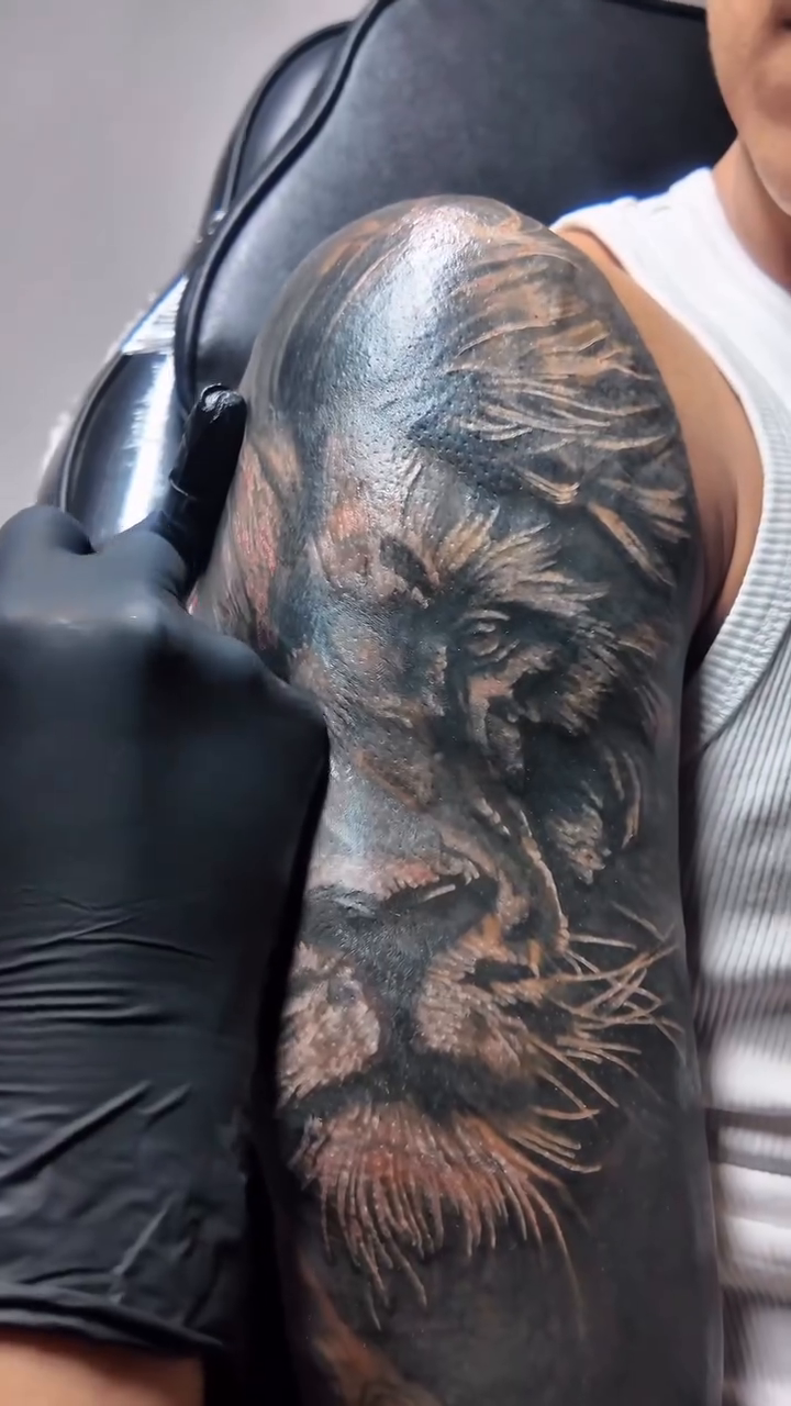 Tattoo by @micogeologo_tattoo — realism, black_and_grey