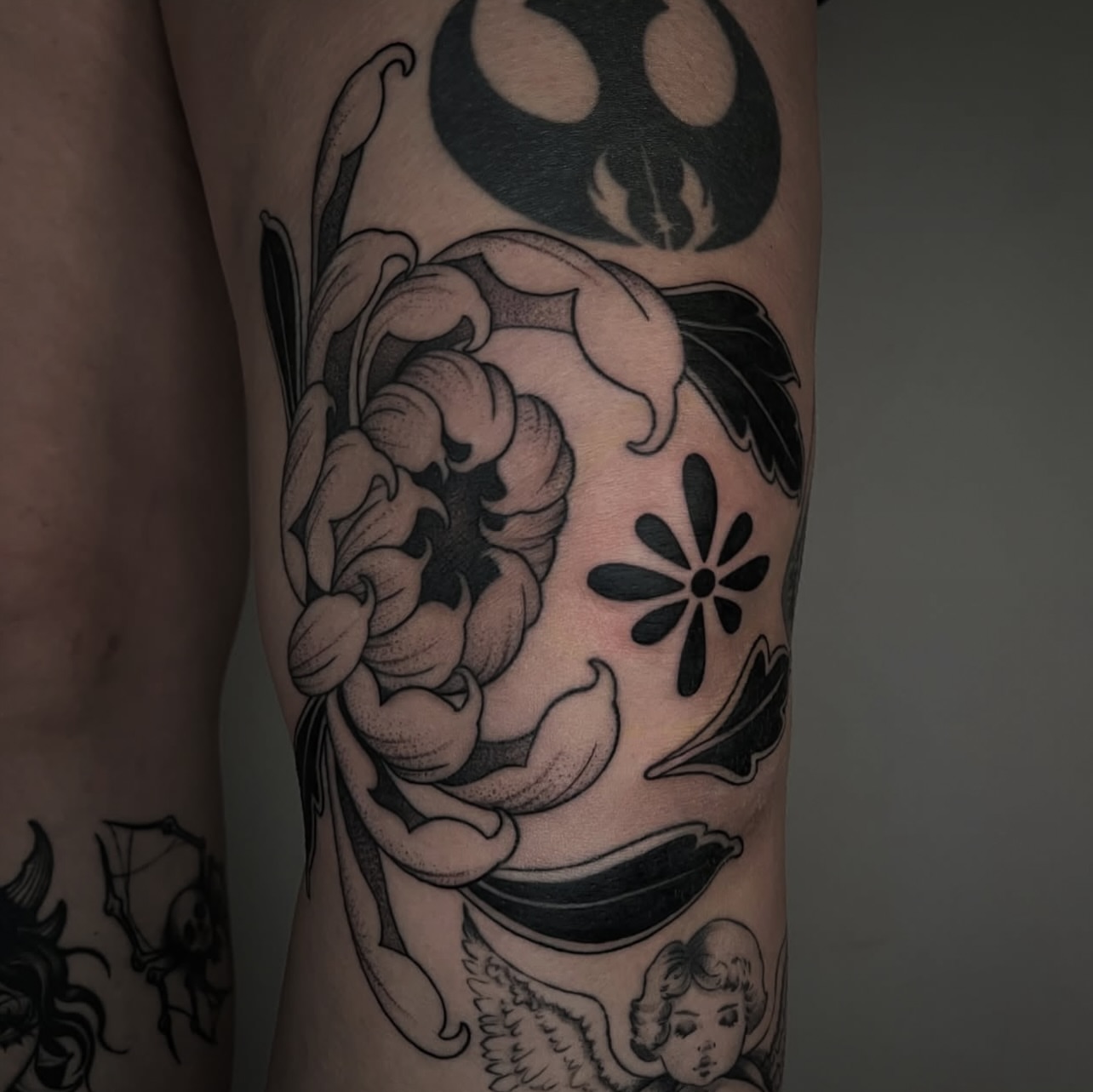 Tattoo by @ofcourseithurts — black_and_grey