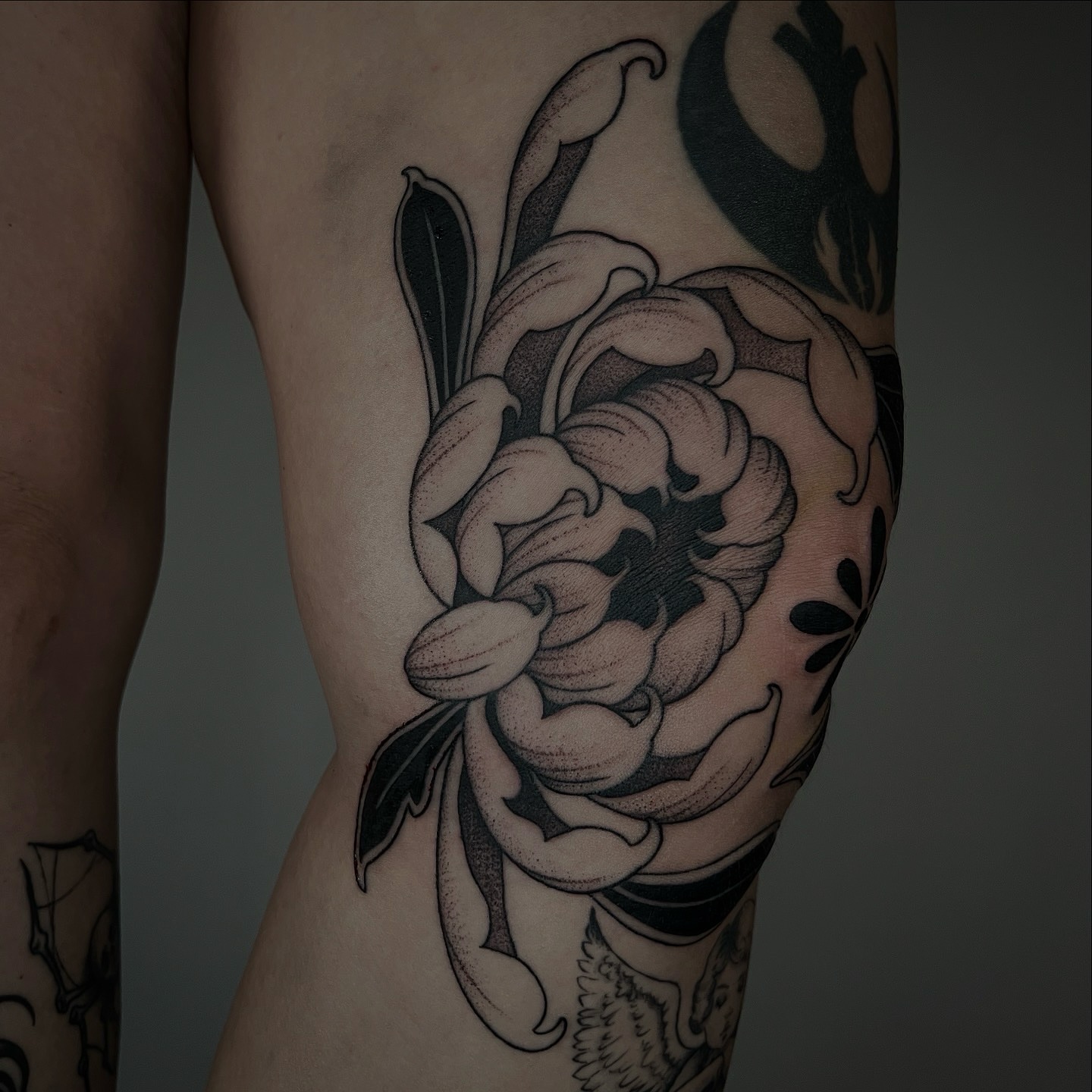 Peony flower blackwork tattoo on the forearm by ๐๐๐ฅ๐ฅ๐ข๐ ๐๐๐ก๐ข๐ฅ๐ฅ๐ข๐ง๐