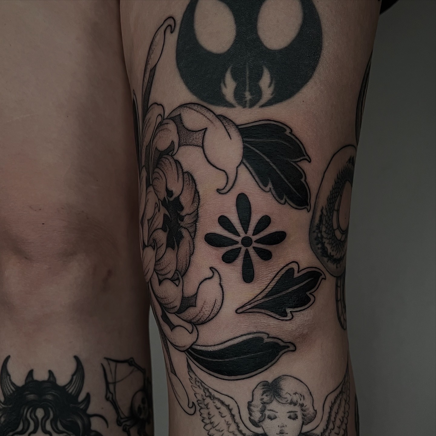 Tattoo by @ofcourseithurts — black_and_grey