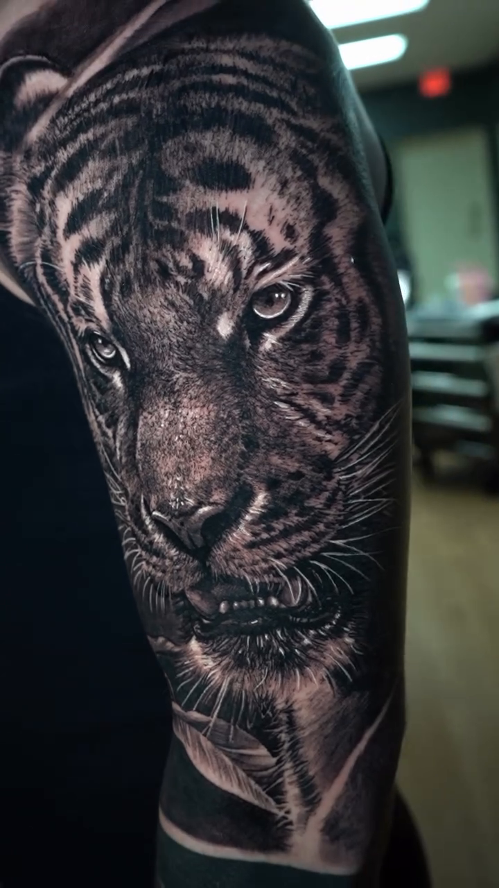 Tattoo work at Knoxville Tattoo Convention