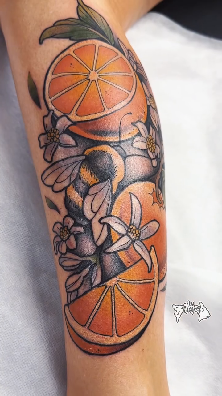 Oranges and bees neo-traditional tattoo by 𝕭 𝖔 𝖓 𝖊 𝖍 𝖊 𝖆 𝖉