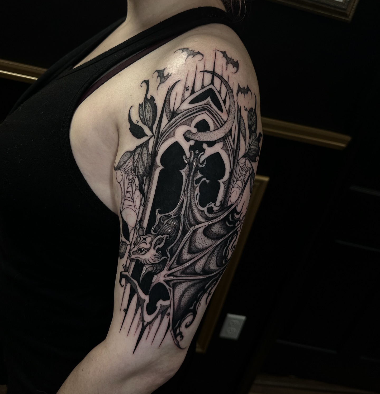 Gothic arch dark realism tattoo on the shoulder by ๐ฎ๐๐๐ ๐ท๐๐๐๐ ๐ฑ๐๐๐๐๐