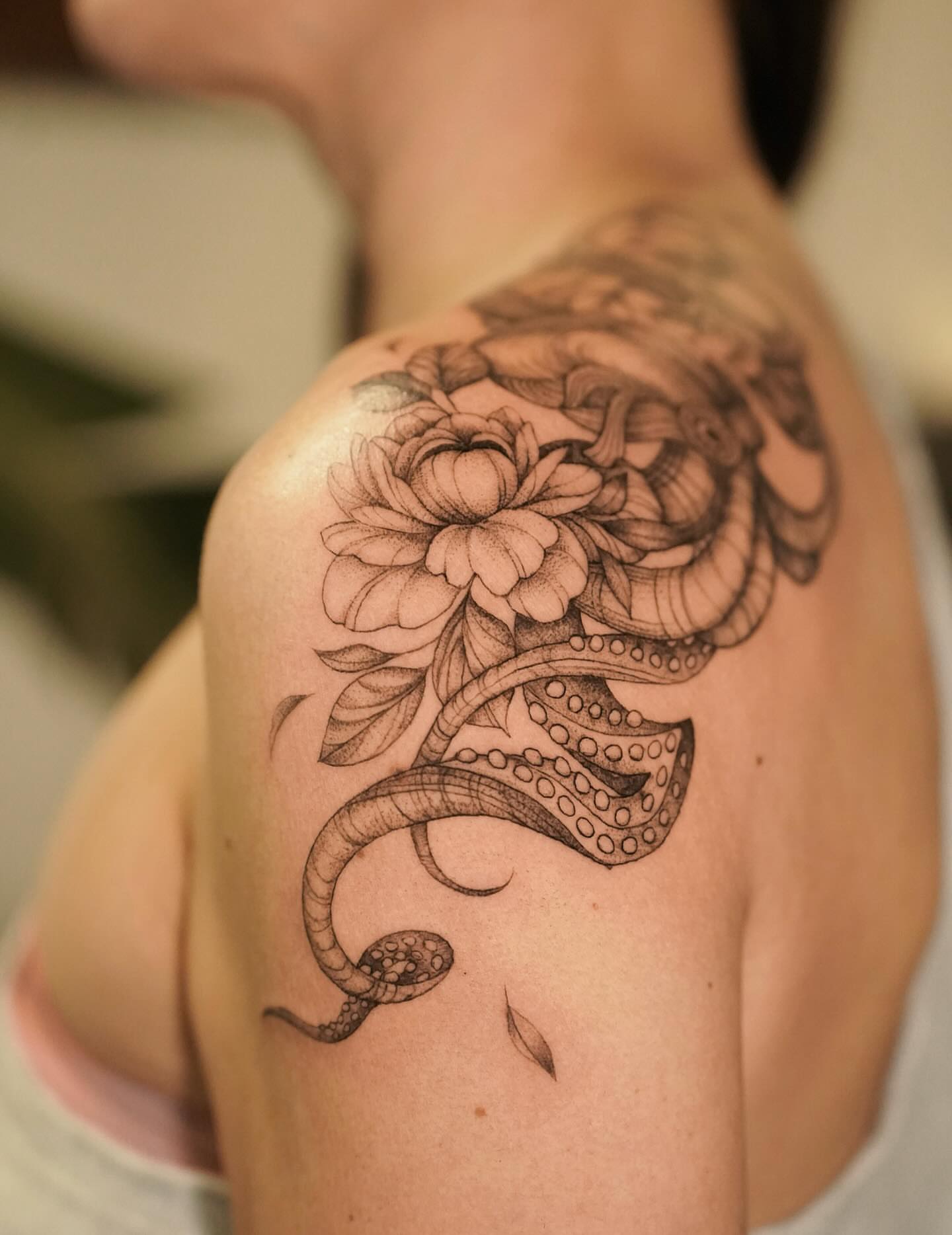 Tattoo by @lolavtattoo — dotwork, black_and_grey
