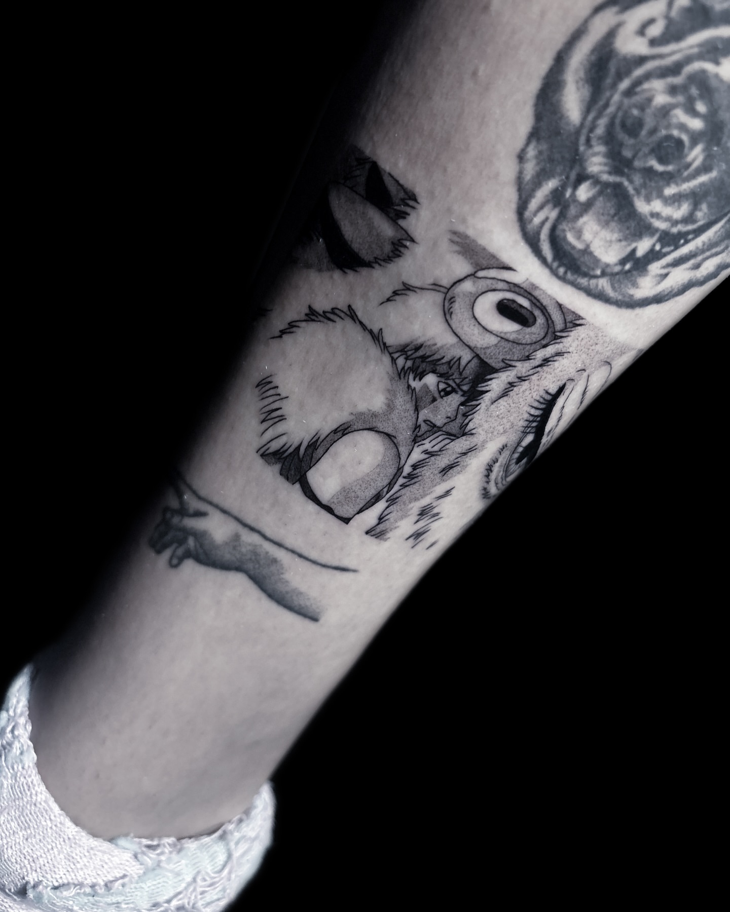 Tattoo by @noahdangink — black_and_grey