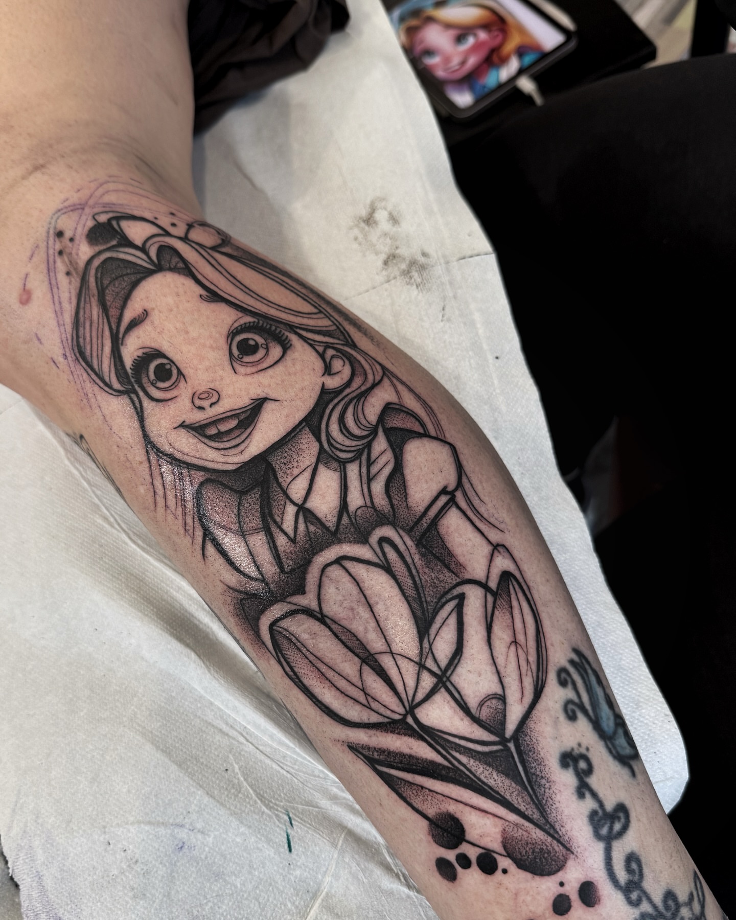 Tattoo by @martapoisontattoo โ black_and_grey