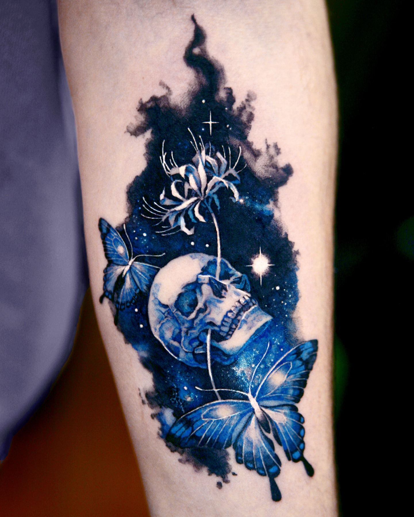 Tattoo by @tattooist_danha โ dotwork, watercolor