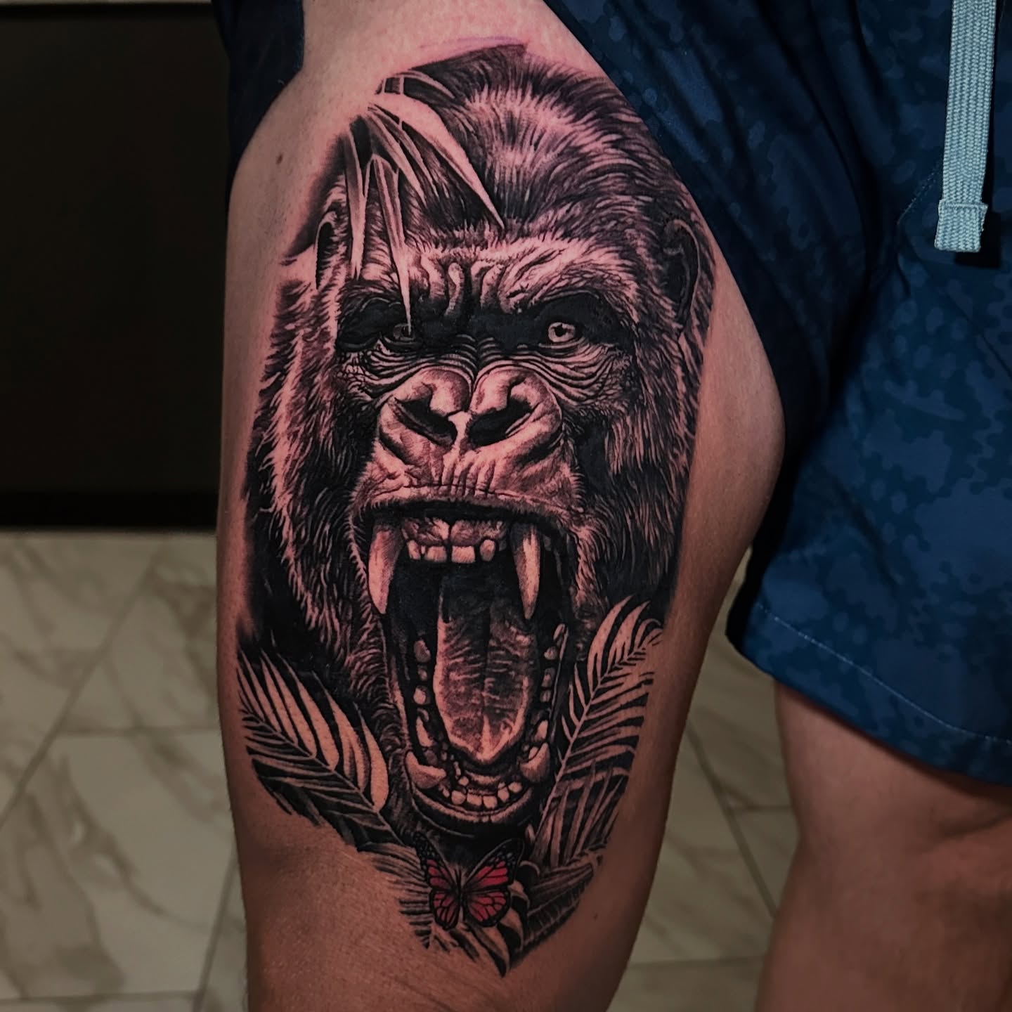 Gorilla realism tattoo on the thigh by Chrisjansentattoo