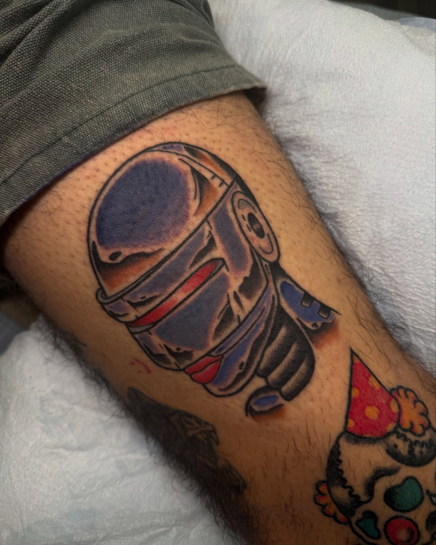 Astronaut helmet American traditional tattoo on the forearm by 𝙰𝚛𝚕𝚒𝚗𝚐𝚝𝚘𝚗 𝚃𝚊𝚝𝚝𝚘𝚘 𝙰𝚛𝚝𝚒𝚜𝚝 ✴︎ 𝚝𝚊𝚝𝚜𝚇𝚟𝚊𝚕