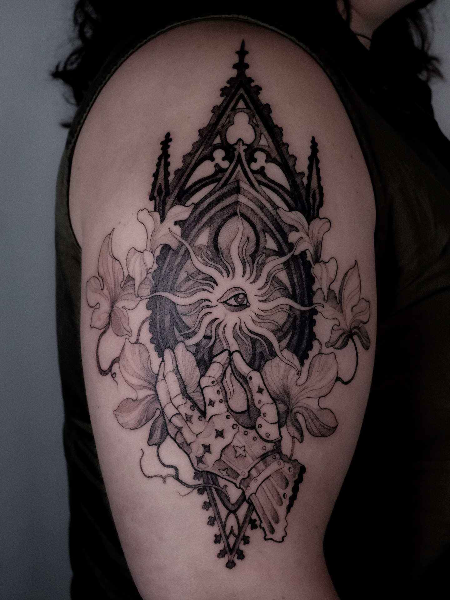 Gothic cathedral geometric tattoo on the shoulder by Alena Zozulenko